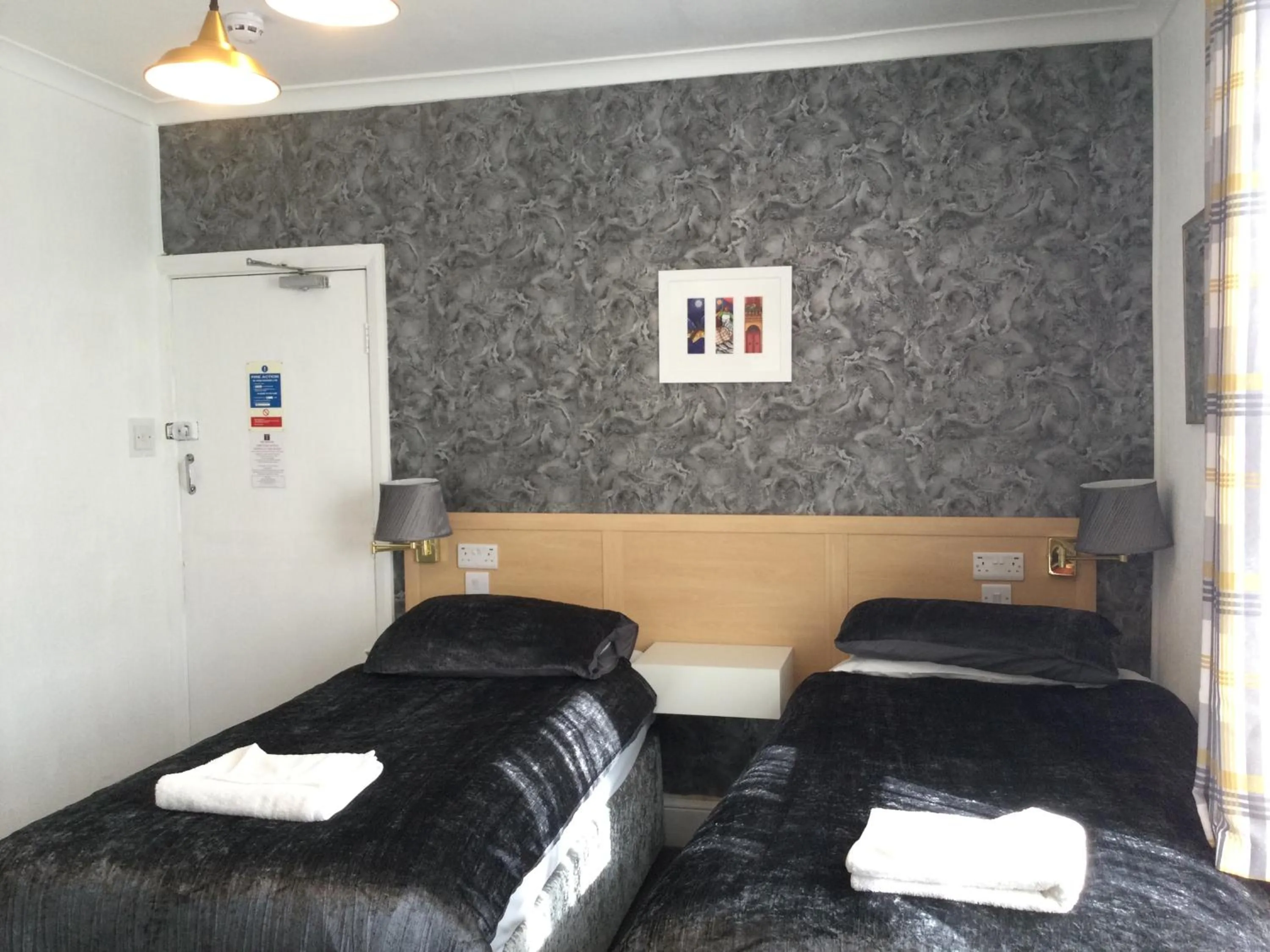 Bed in THE TREVONE, Llandudno