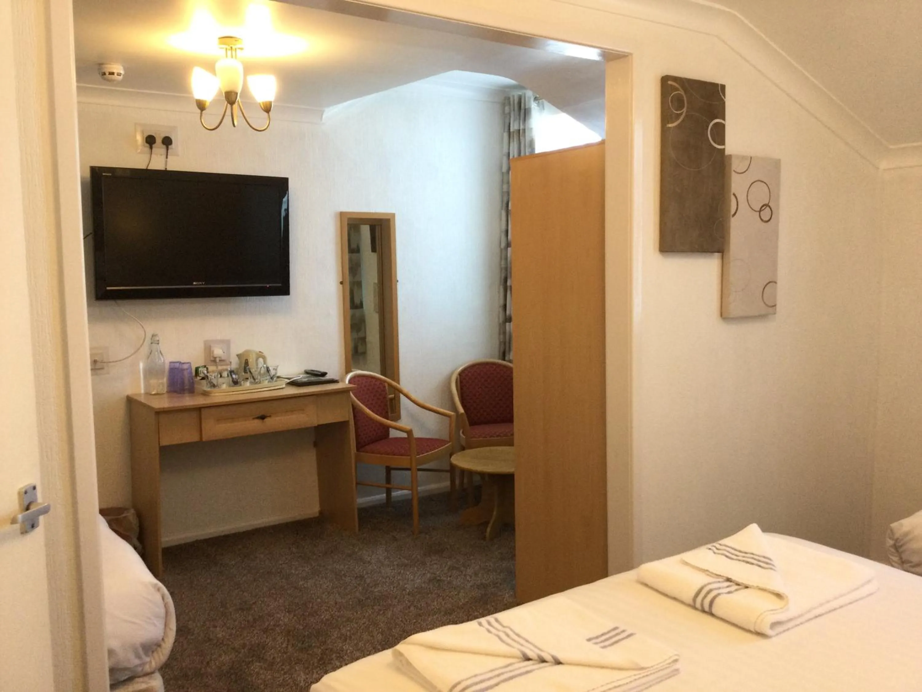 Bed in THE TREVONE, Llandudno