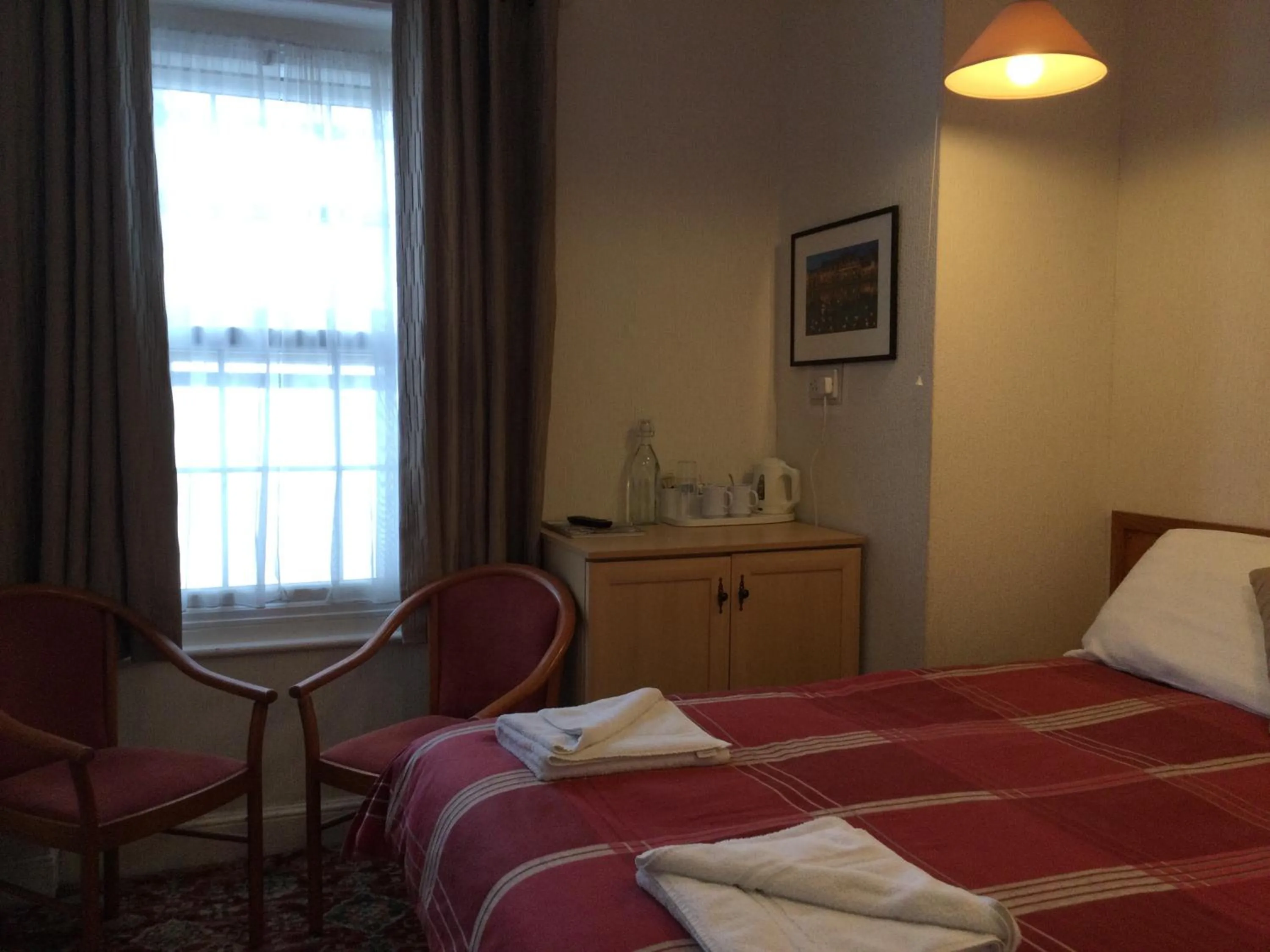 Bed in THE TREVONE, Llandudno