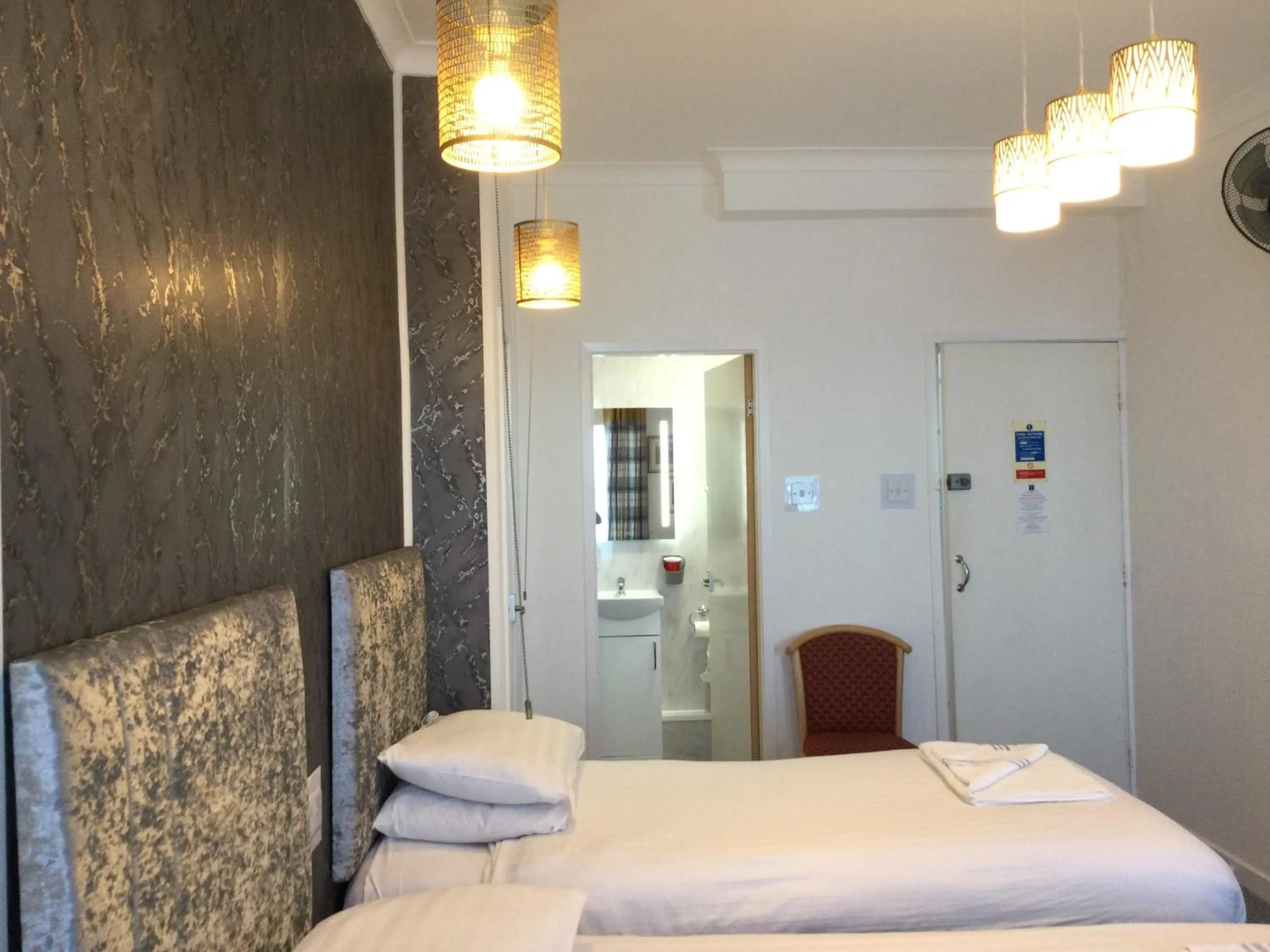 Bed in THE TREVONE, Llandudno