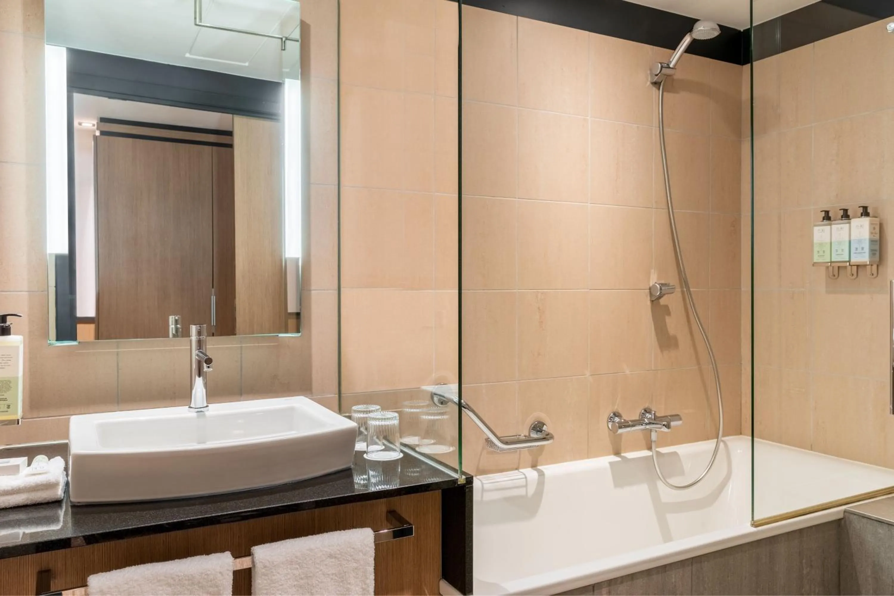 Bathroom in Le Parchamp, a Tribute Portfolio Hotel, Paris Boulogne