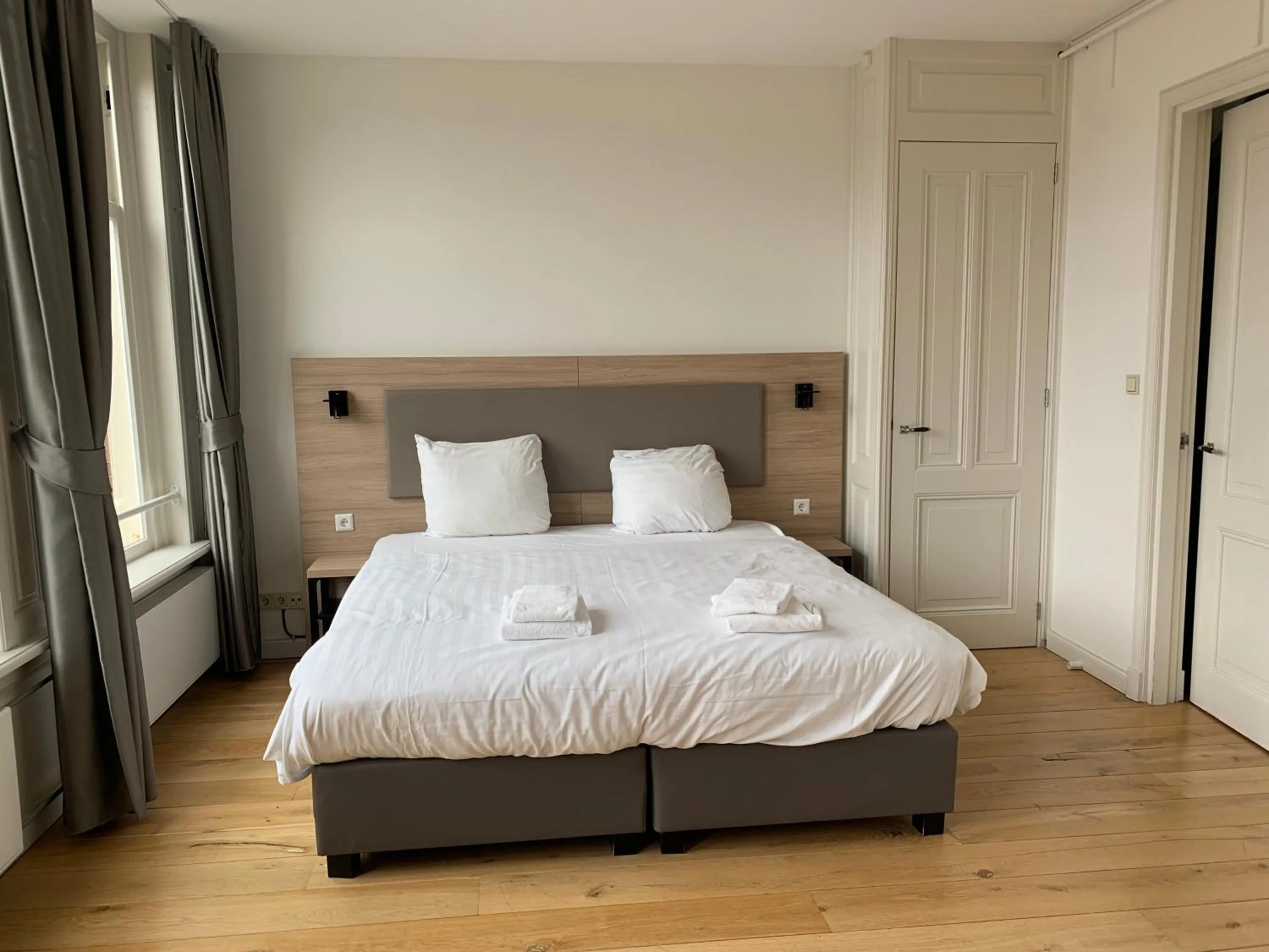 Bedroom, Bed in Plantage Hortus Apartments