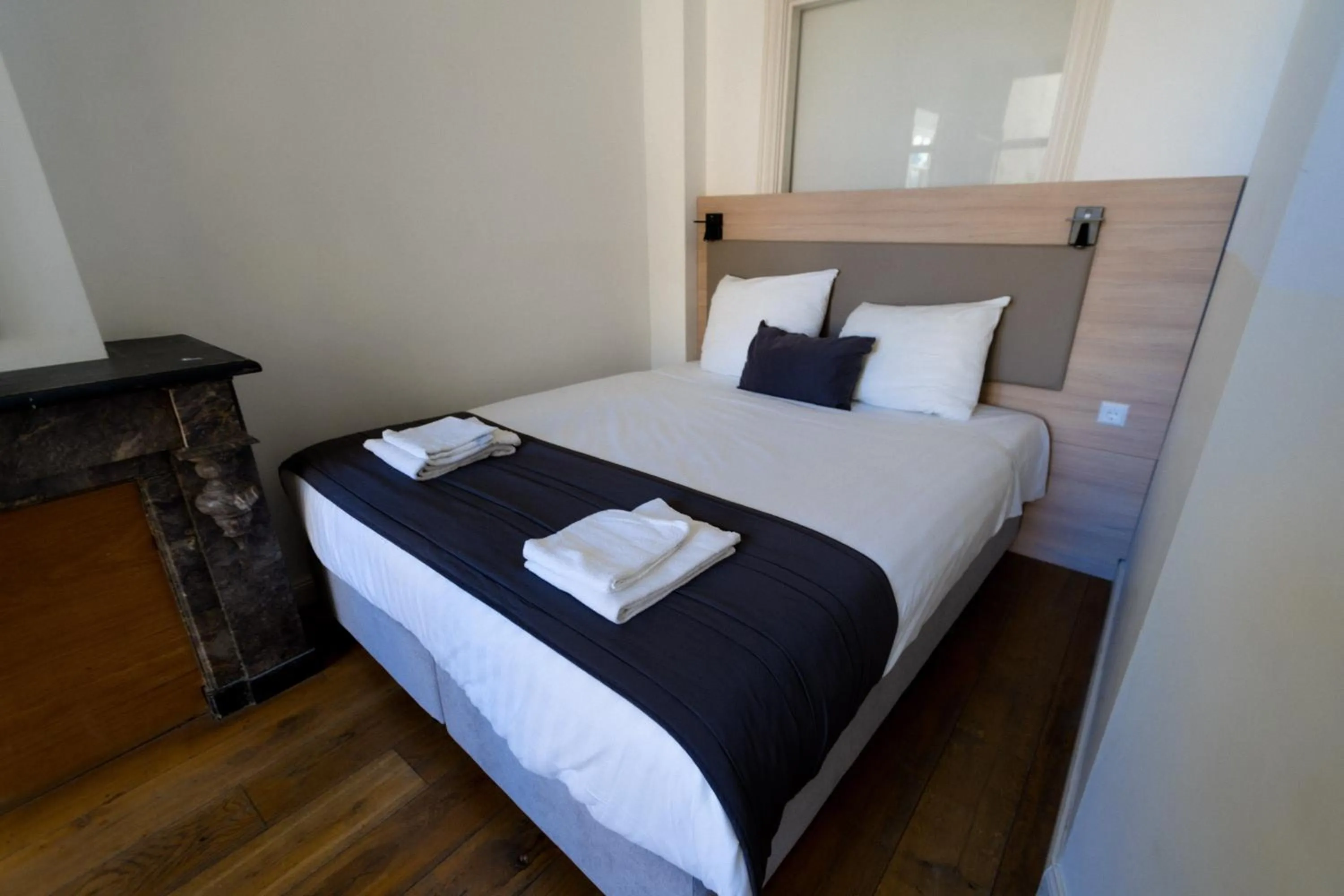 Bedroom, Bed in Plantage Hortus Apartments