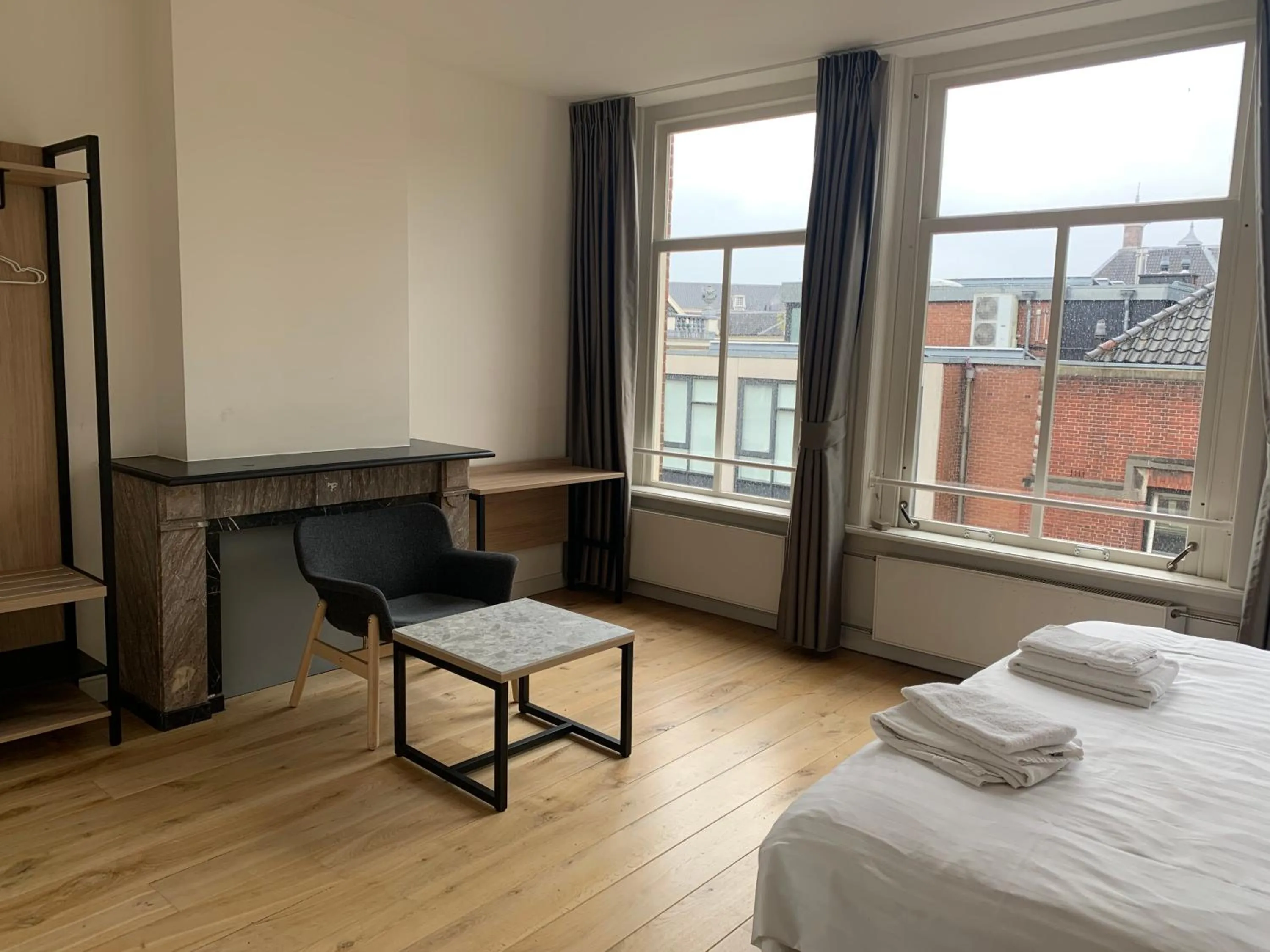 Bedroom, Bed in Plantage Hortus Apartments