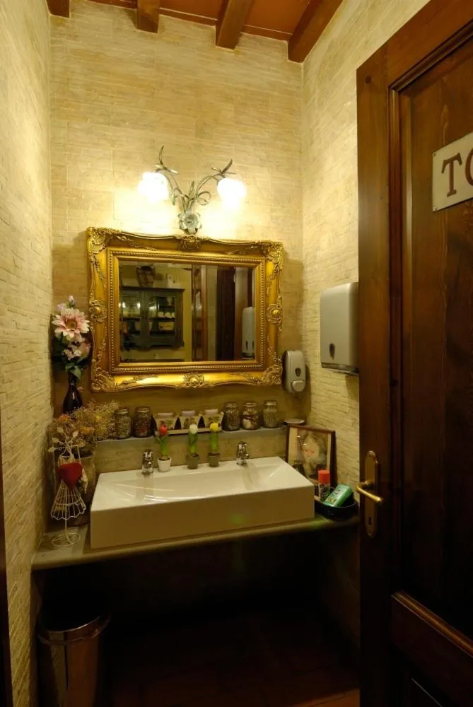 Bathroom in Locanda San Barnaba