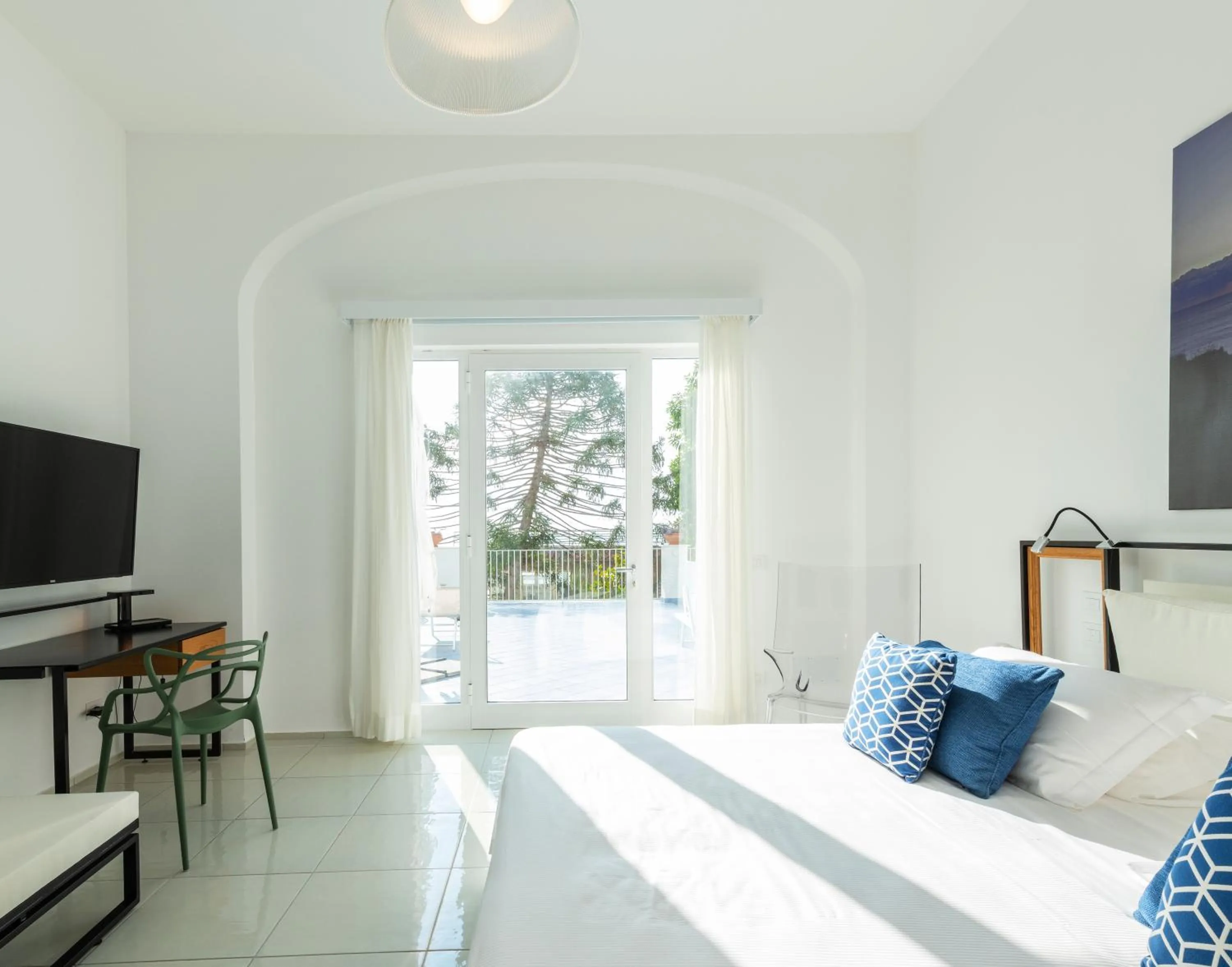 Balcony/Terrace, Bed in Apollon Club & Thermal Spa