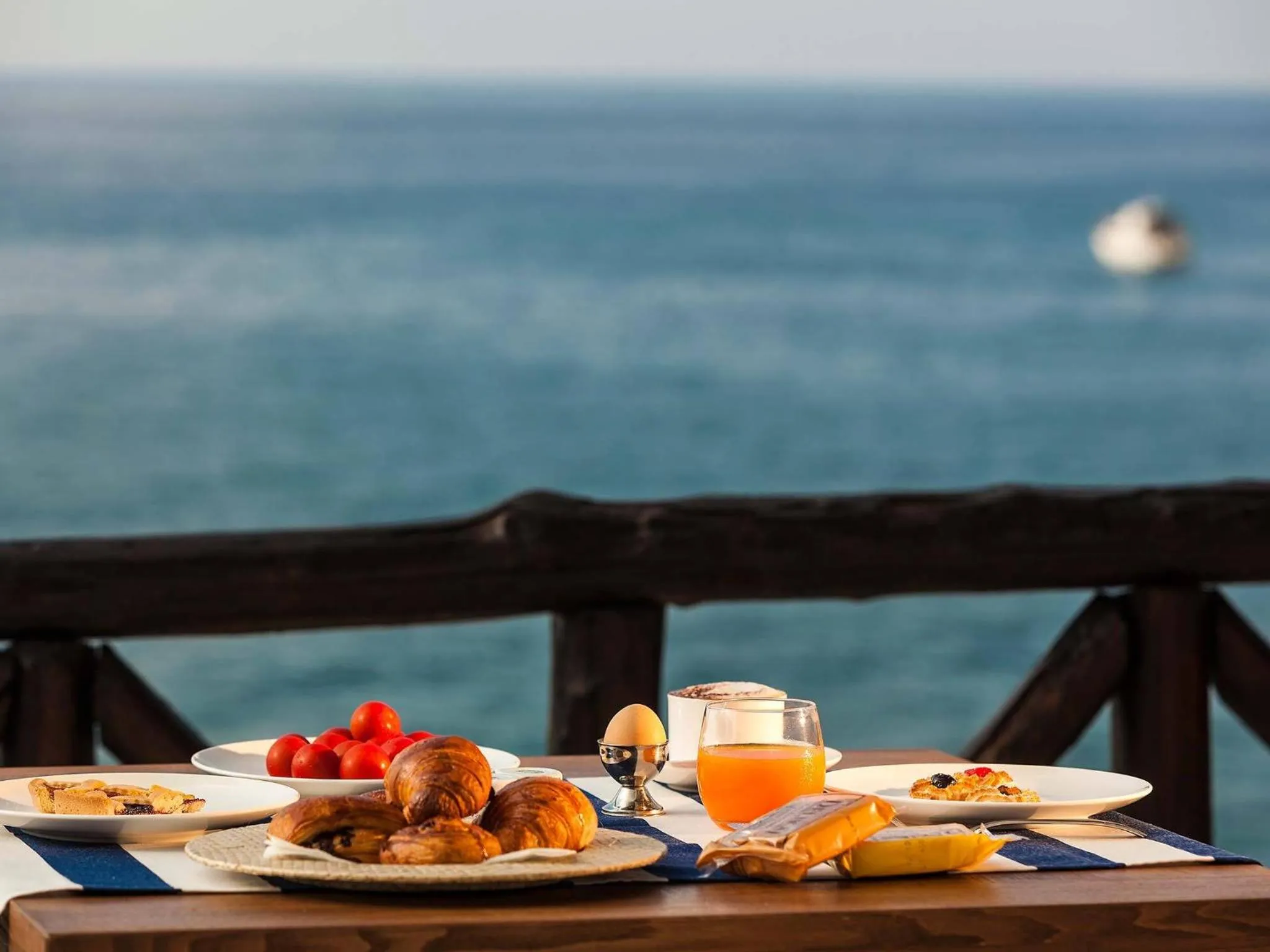 Restaurant/places to eat in Apollon Club & Thermal Spa