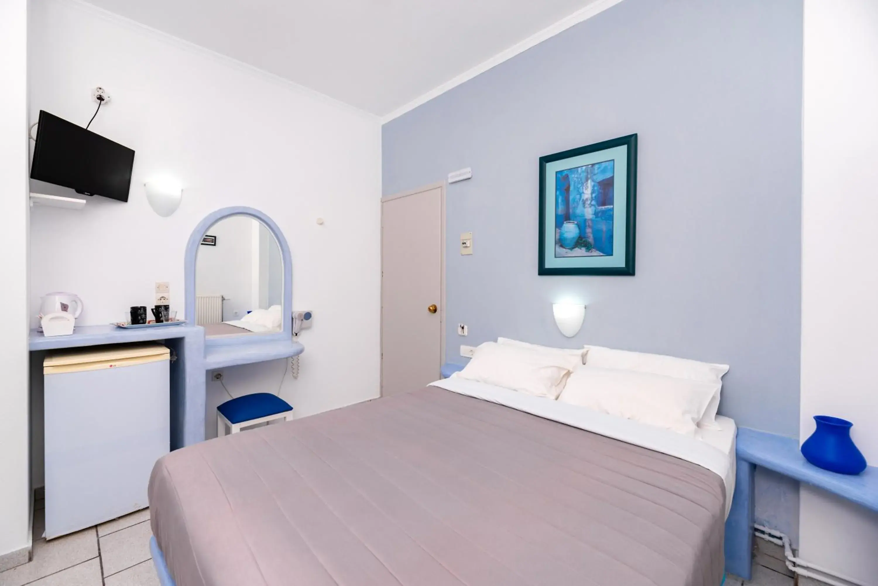 Economy Double Semi Basement Level Room in Fortuna Perissa Economy Double Semi Basement Level Room in Fortuna Perissa