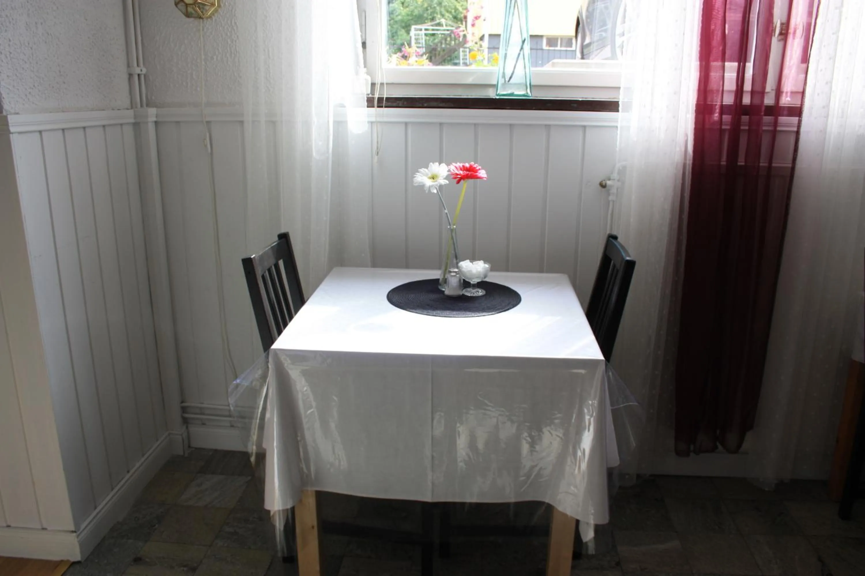 Food and drinks in Lilla Hotellet