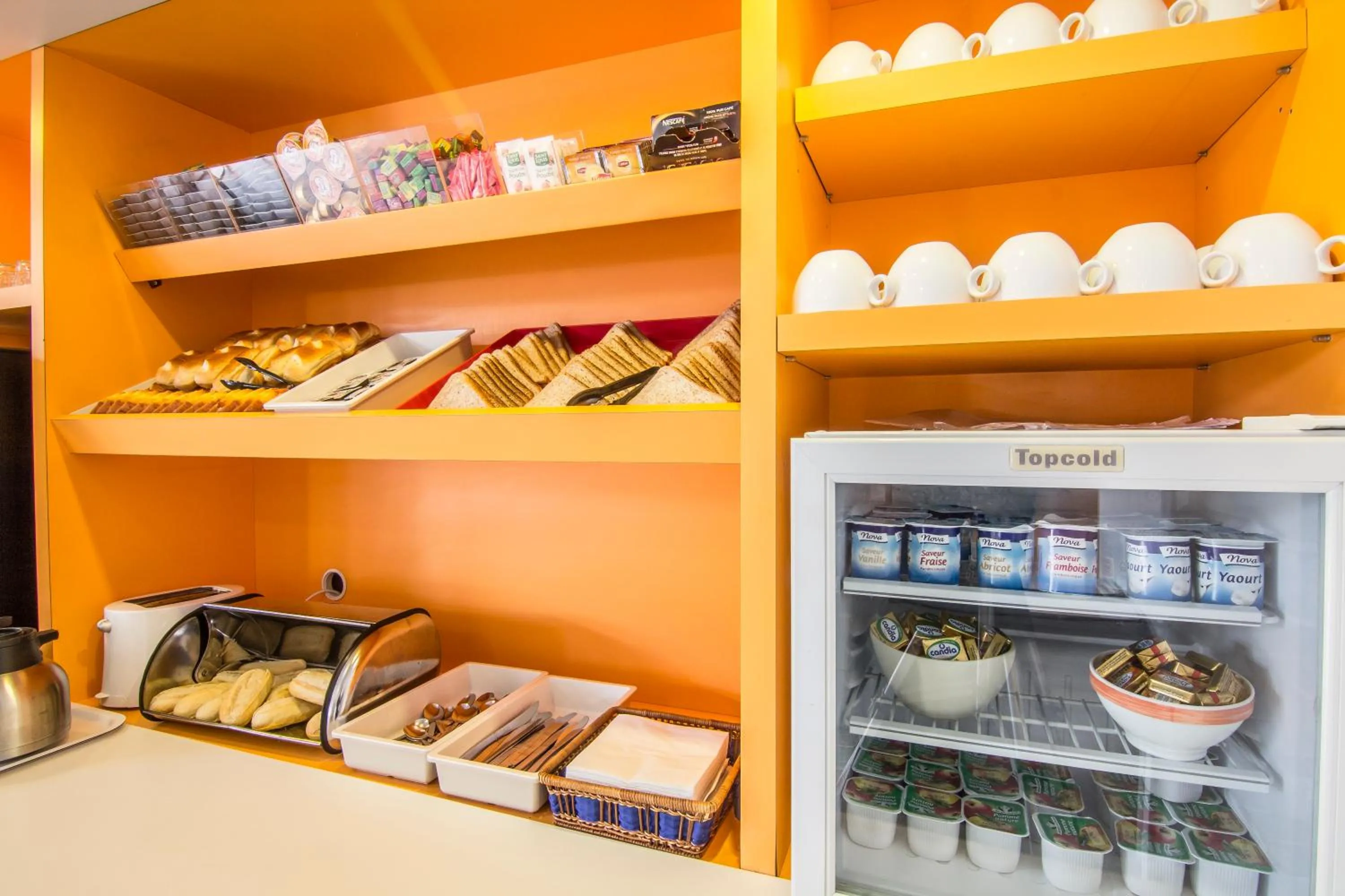 Buffet breakfast in Première Classe Martigues