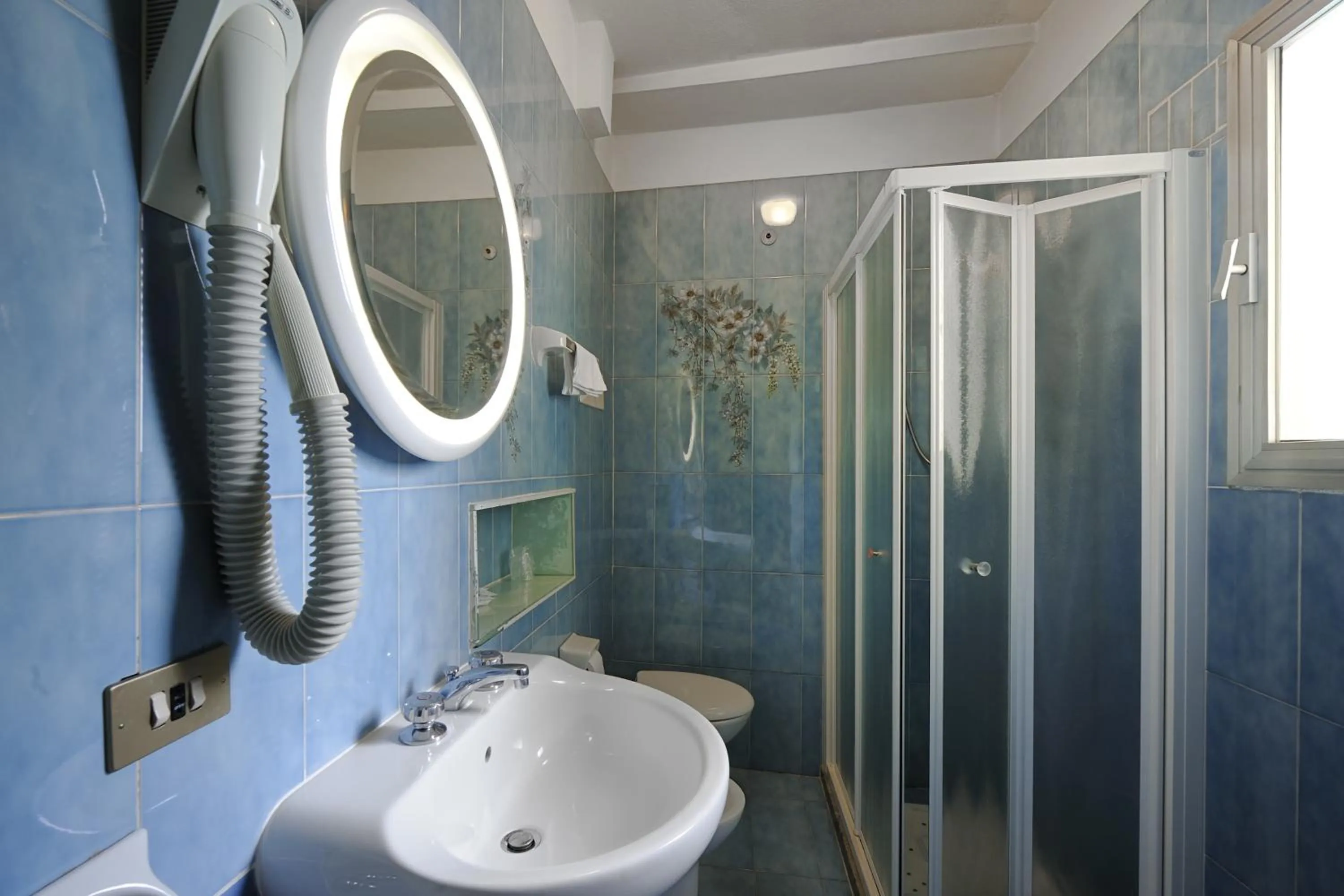 Bathroom in Hotel Bertusi