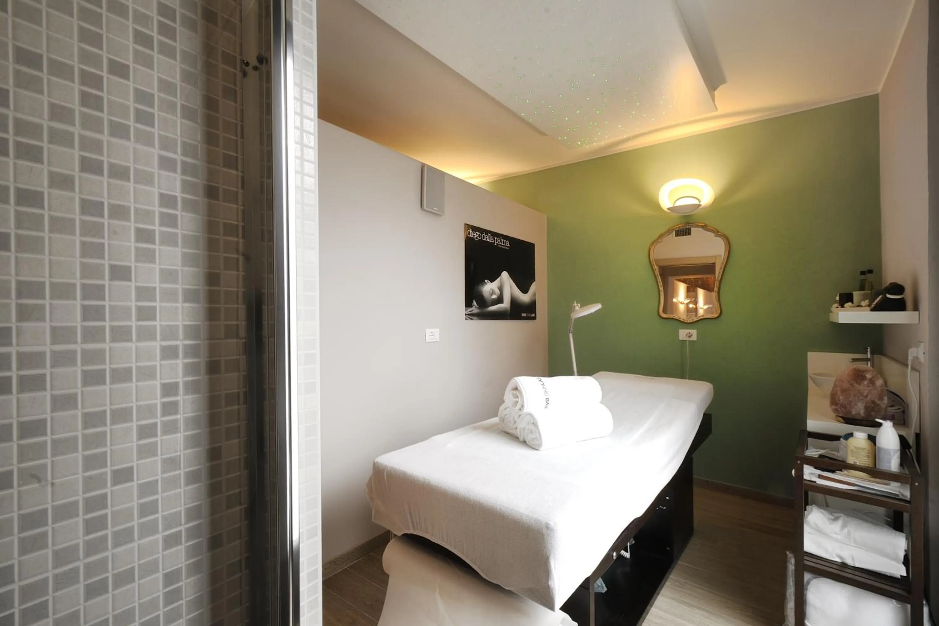 Spa and wellness centre/facilities, Bed in Hotel Bertusi