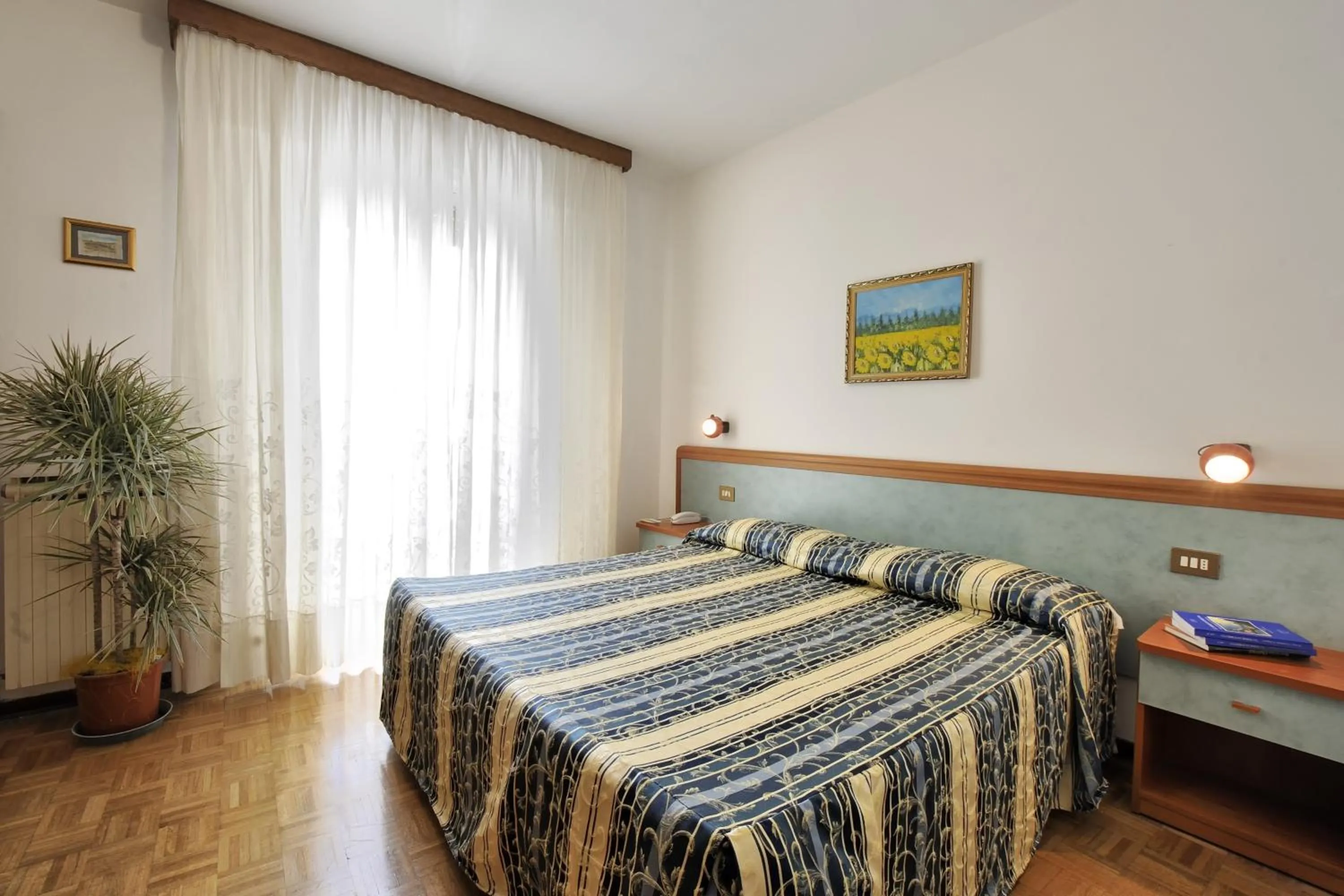 Bedroom, Bed in Hotel Bertusi