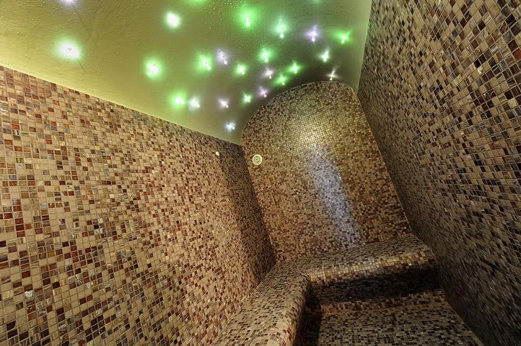 Steam room in Hotel Bertusi