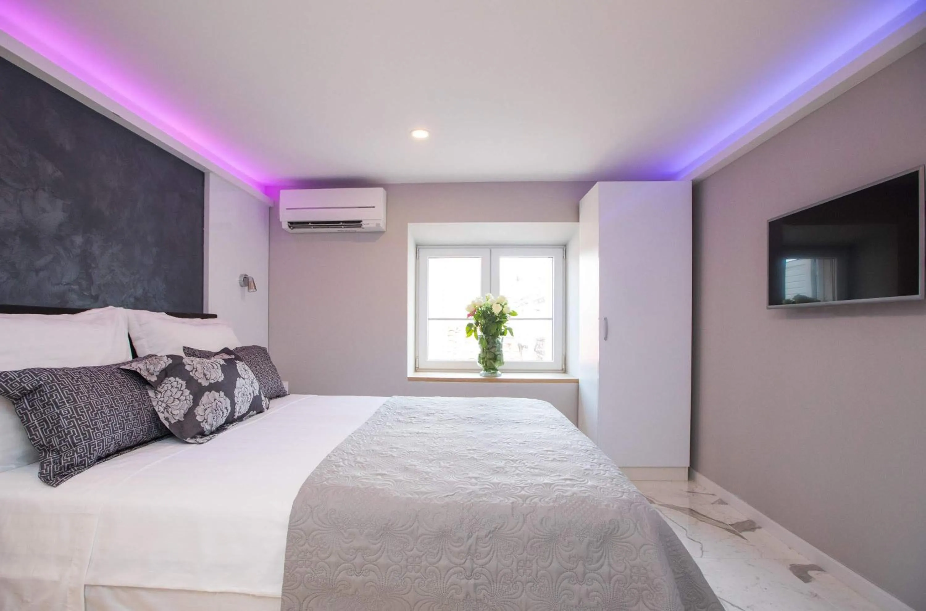 Bed in Soleil Luxury Rooms Old town