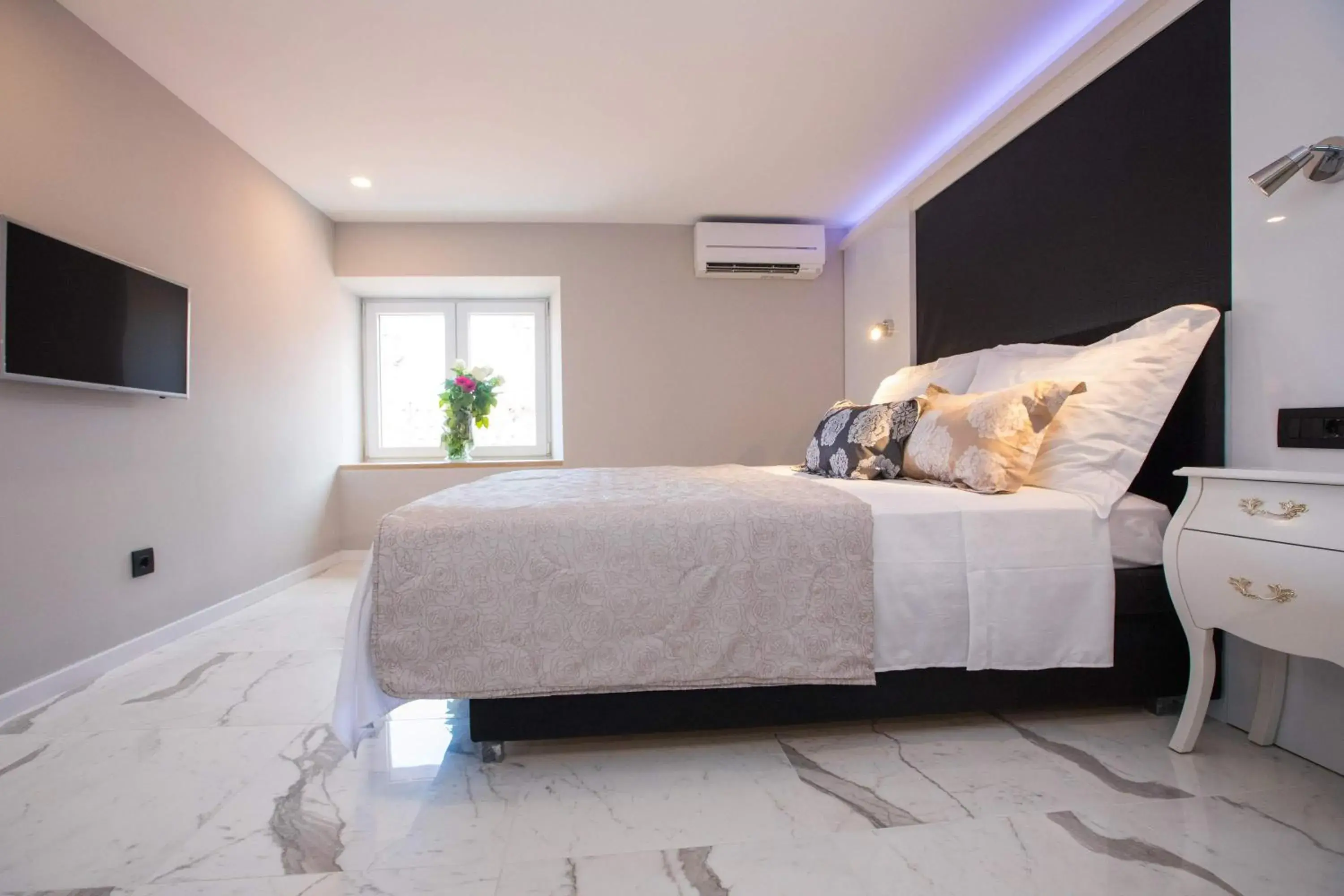 Large Double or Twin Room in Soleil Luxury Rooms Old town Large Double or Twin Room in Soleil Luxury Rooms Old town