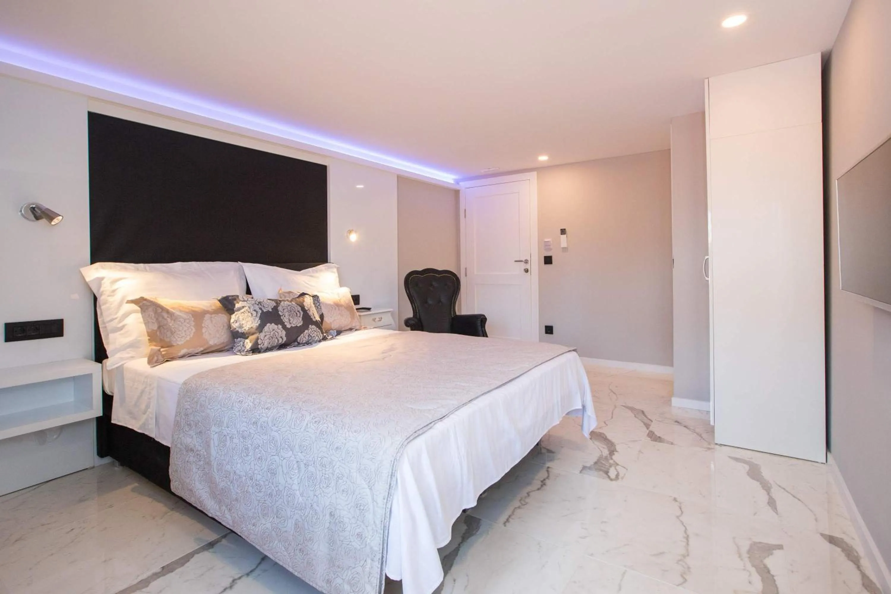 Bed in Soleil Luxury Rooms Old town