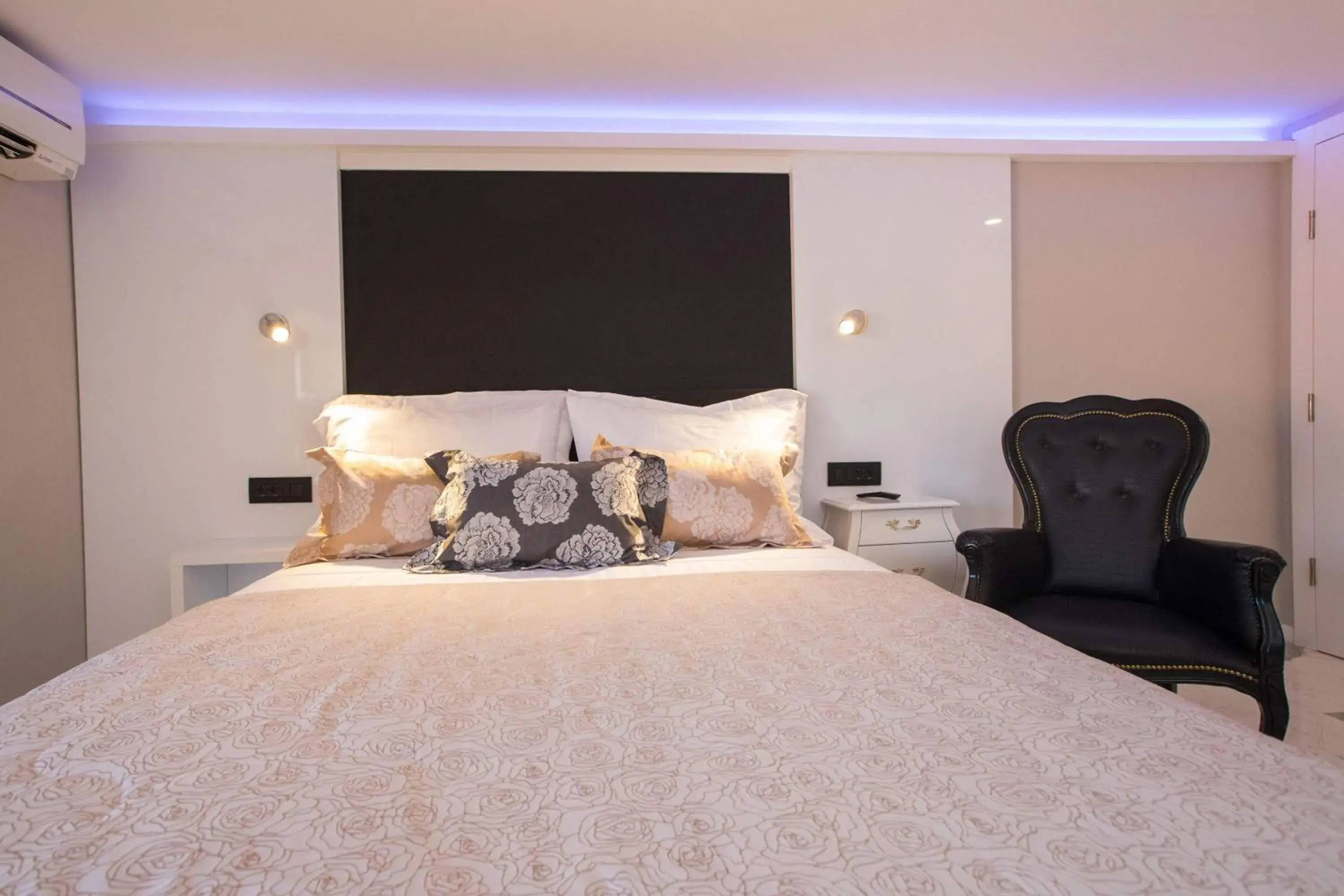 Large Double or Twin Room in Soleil Luxury Rooms Old town Large Double or Twin Room in Soleil Luxury Rooms Old town