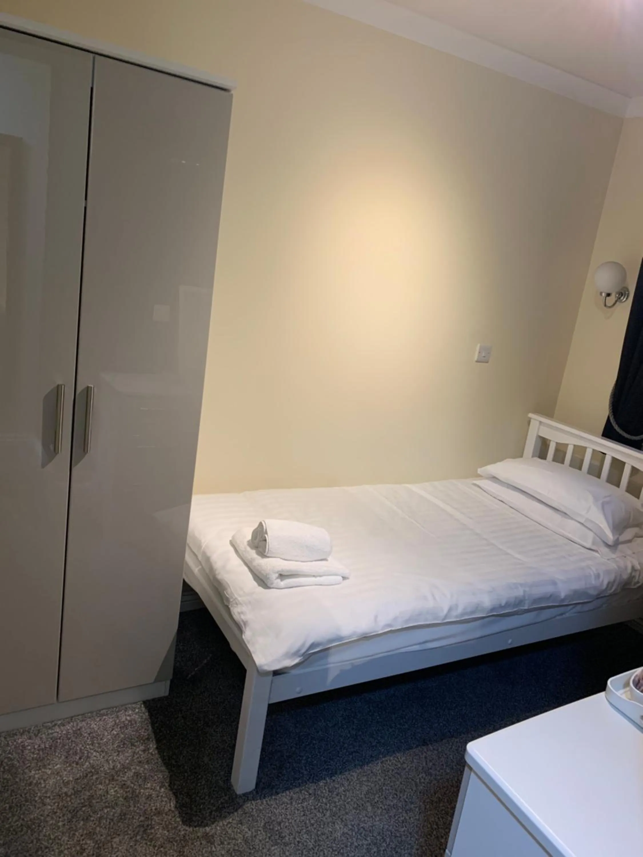 Bed in Lake Lounge Rooms