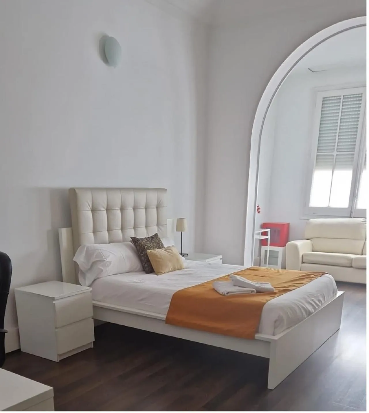 Bedroom, Bed in BruStar Gotic-Centric