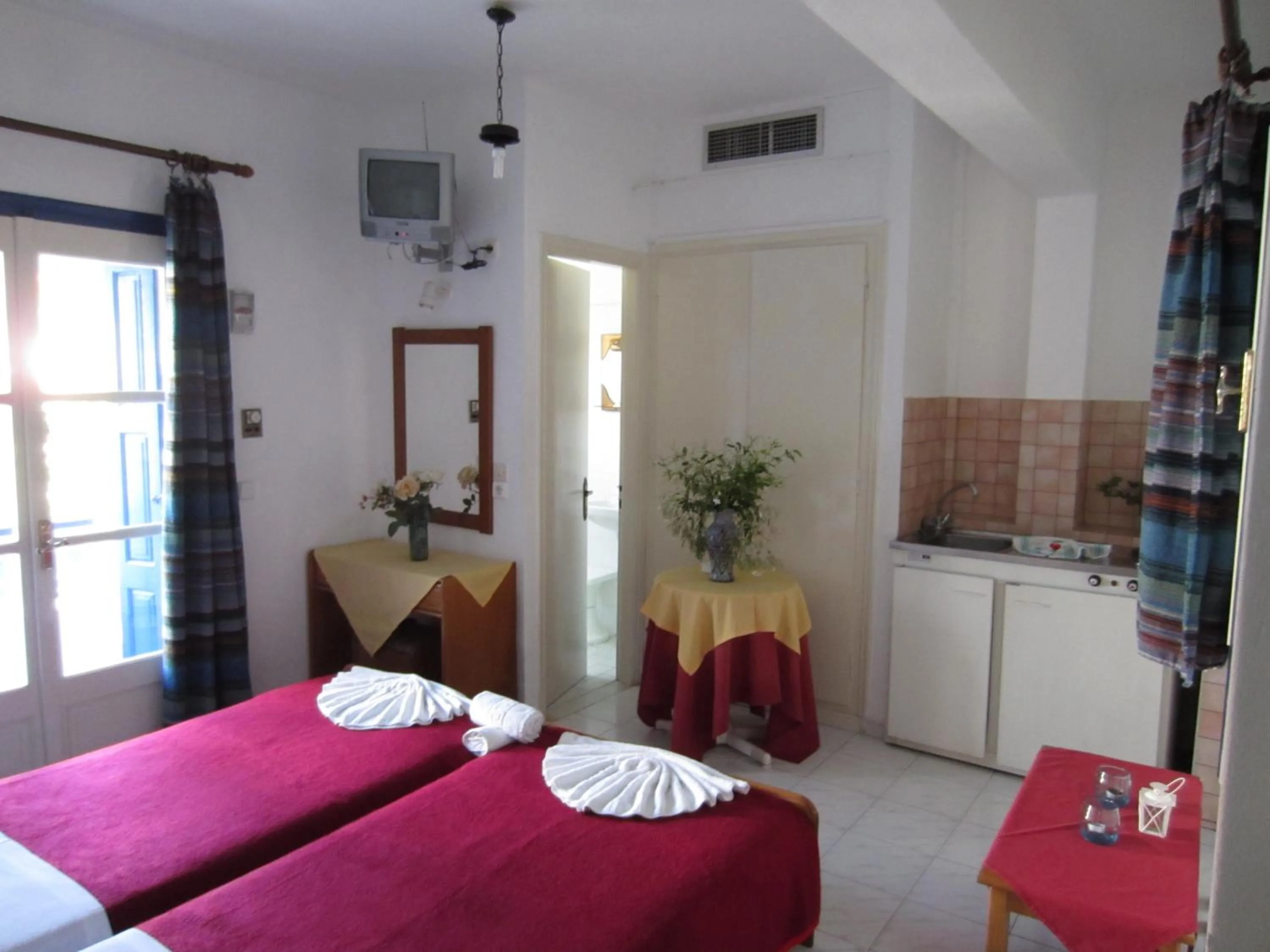 Photo of the whole room, Bed in Hotel Mariona