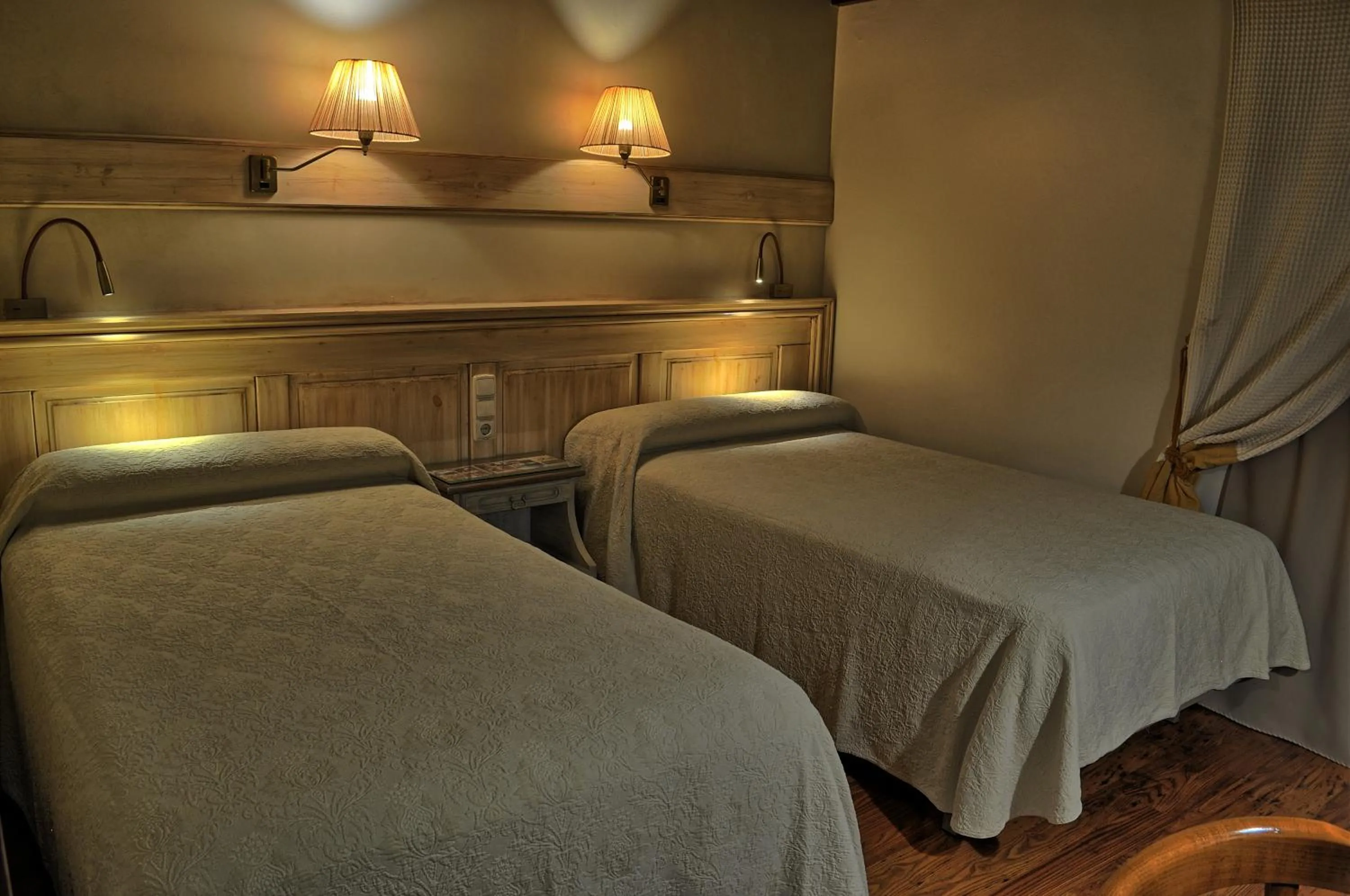 Bedroom, Bed in Hotel Villa de Torla