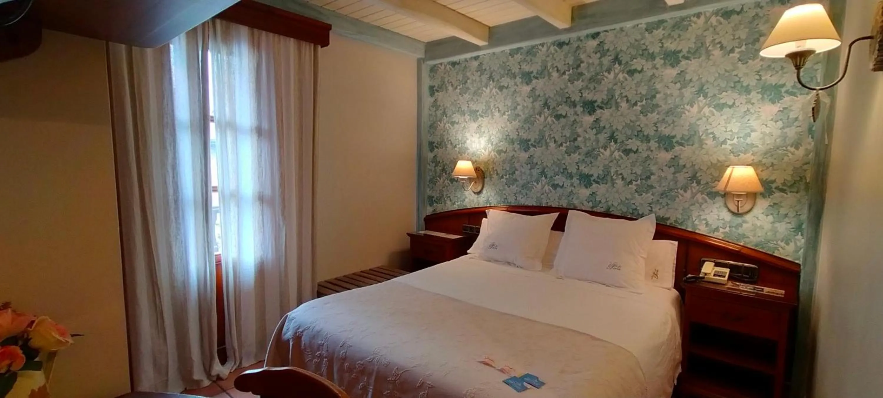 Photo of the whole room, Bed in Hotel Villa de Torla