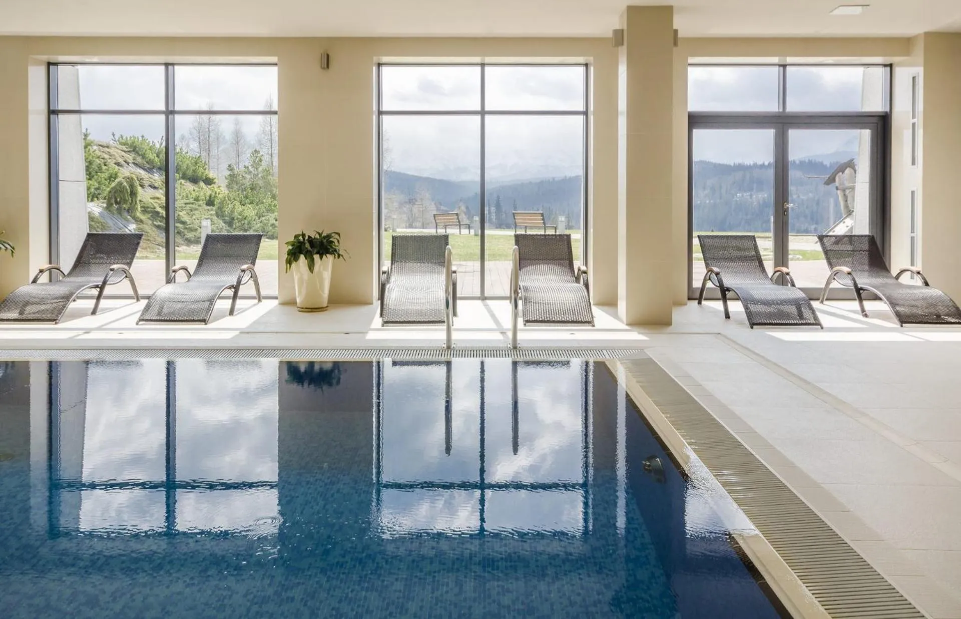 Swimming pool in Hotel Zbójnicówka