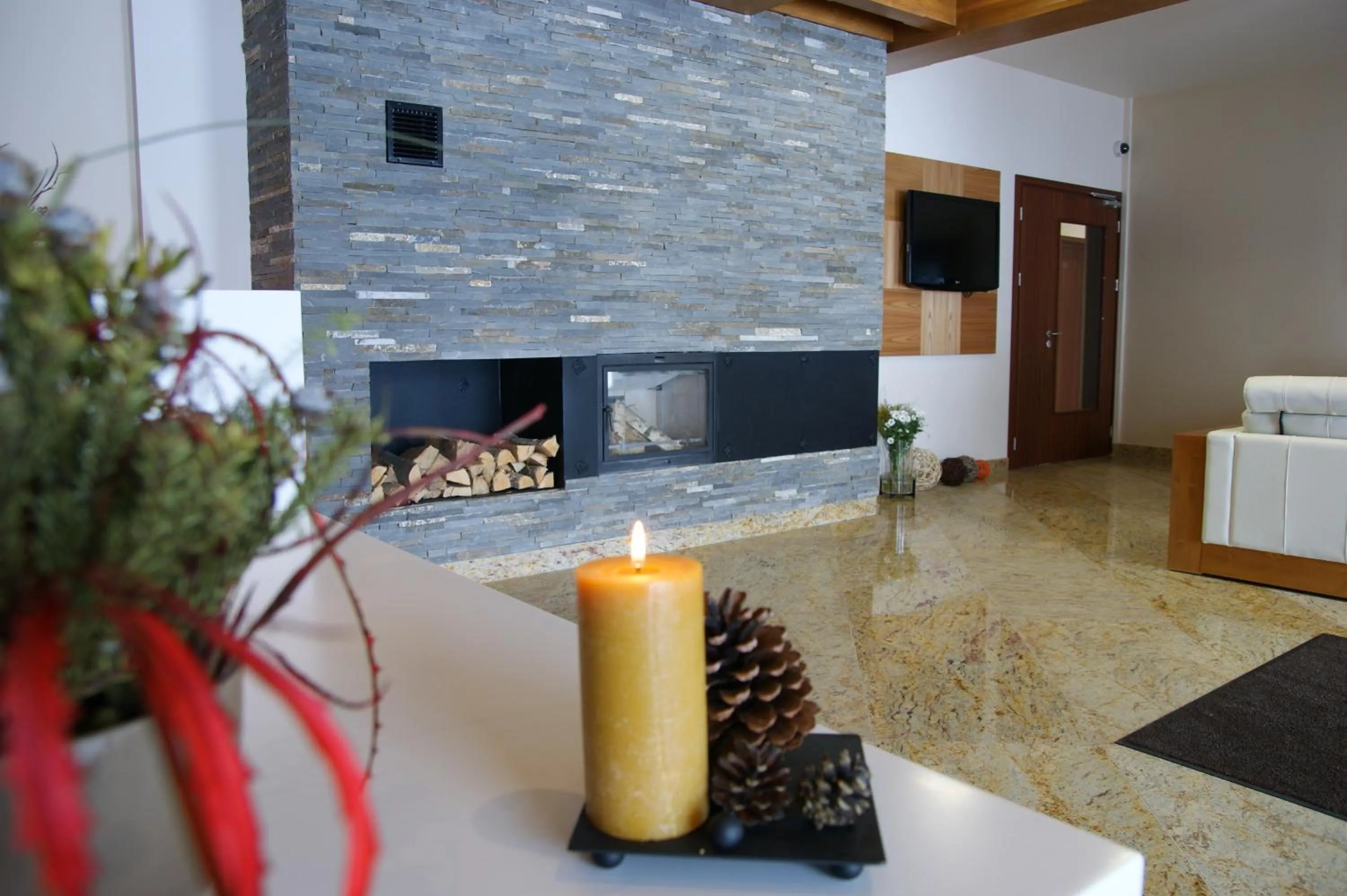 Lobby or reception in Hotel Zbójnicówka