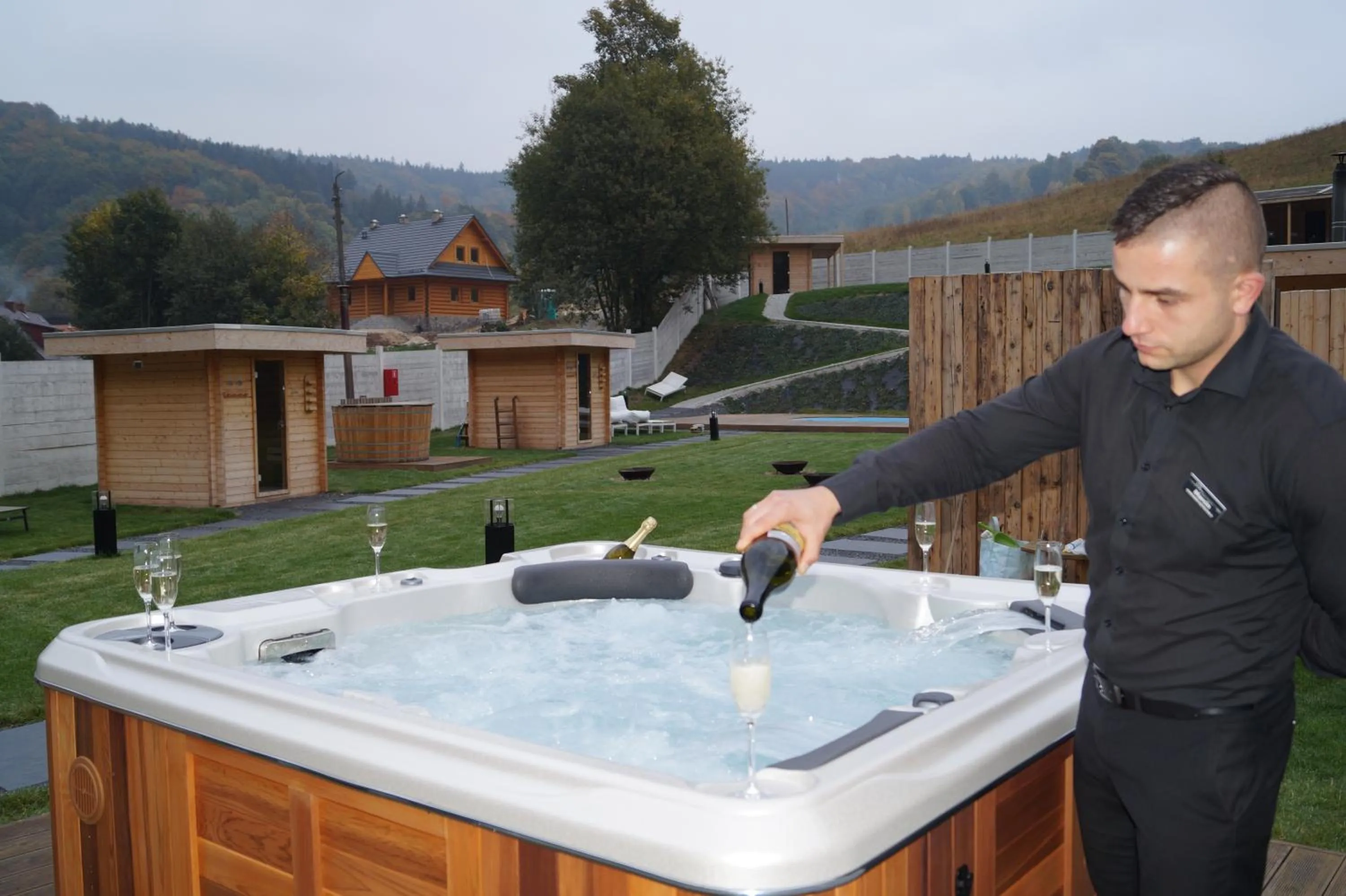 Hot Tub in Hotel Pałac Jugowice