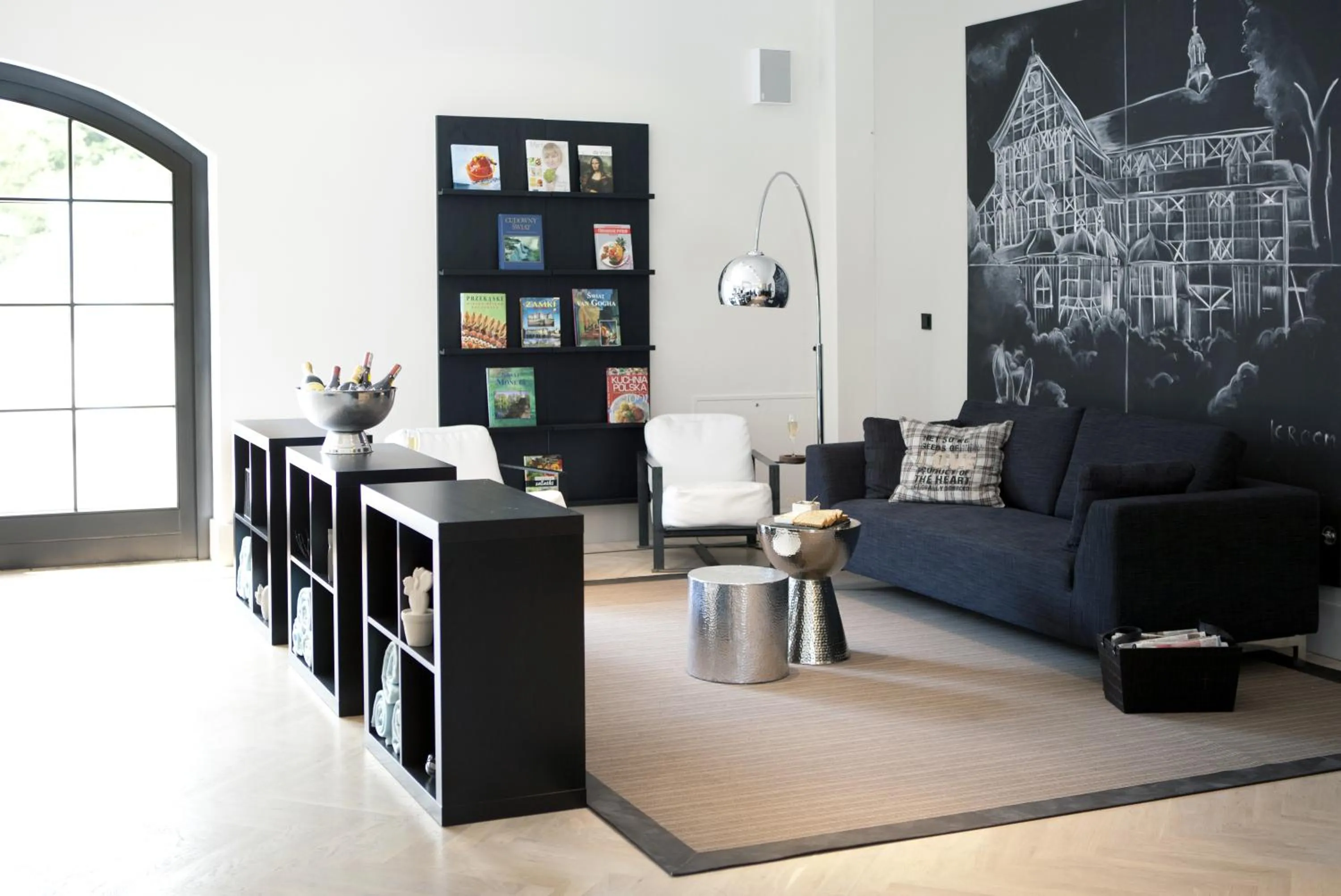 Communal lounge/ TV room in Hotel Pałac Jugowice