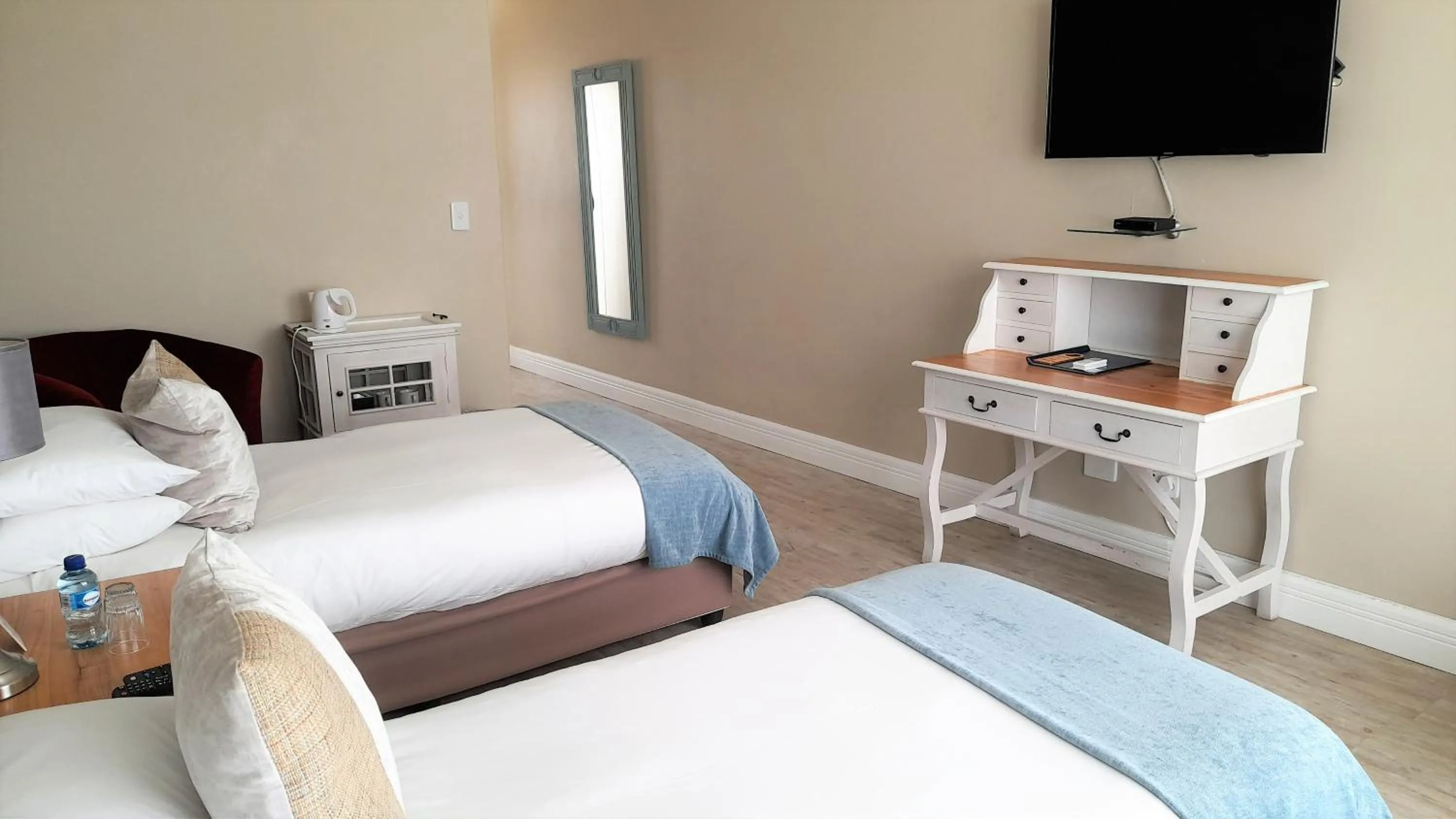 Shower, Bed in Atlantic Villa Boutique Guesthouse