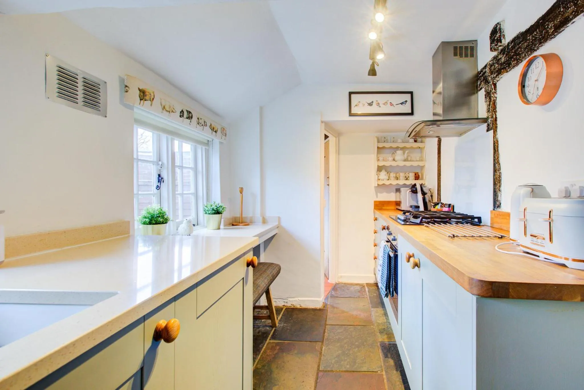 Kitchen or kitchenette in Eglantine