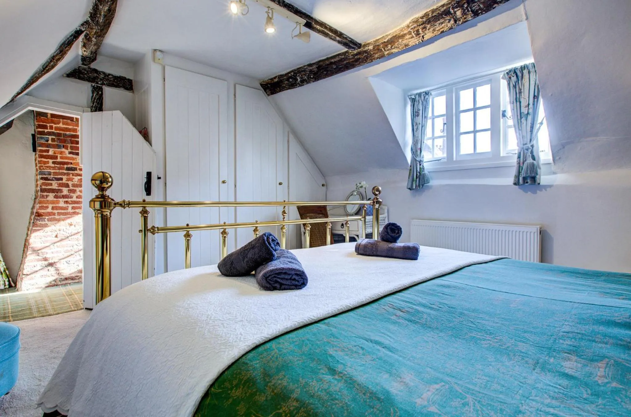 Bedroom, Bed in Eglantine