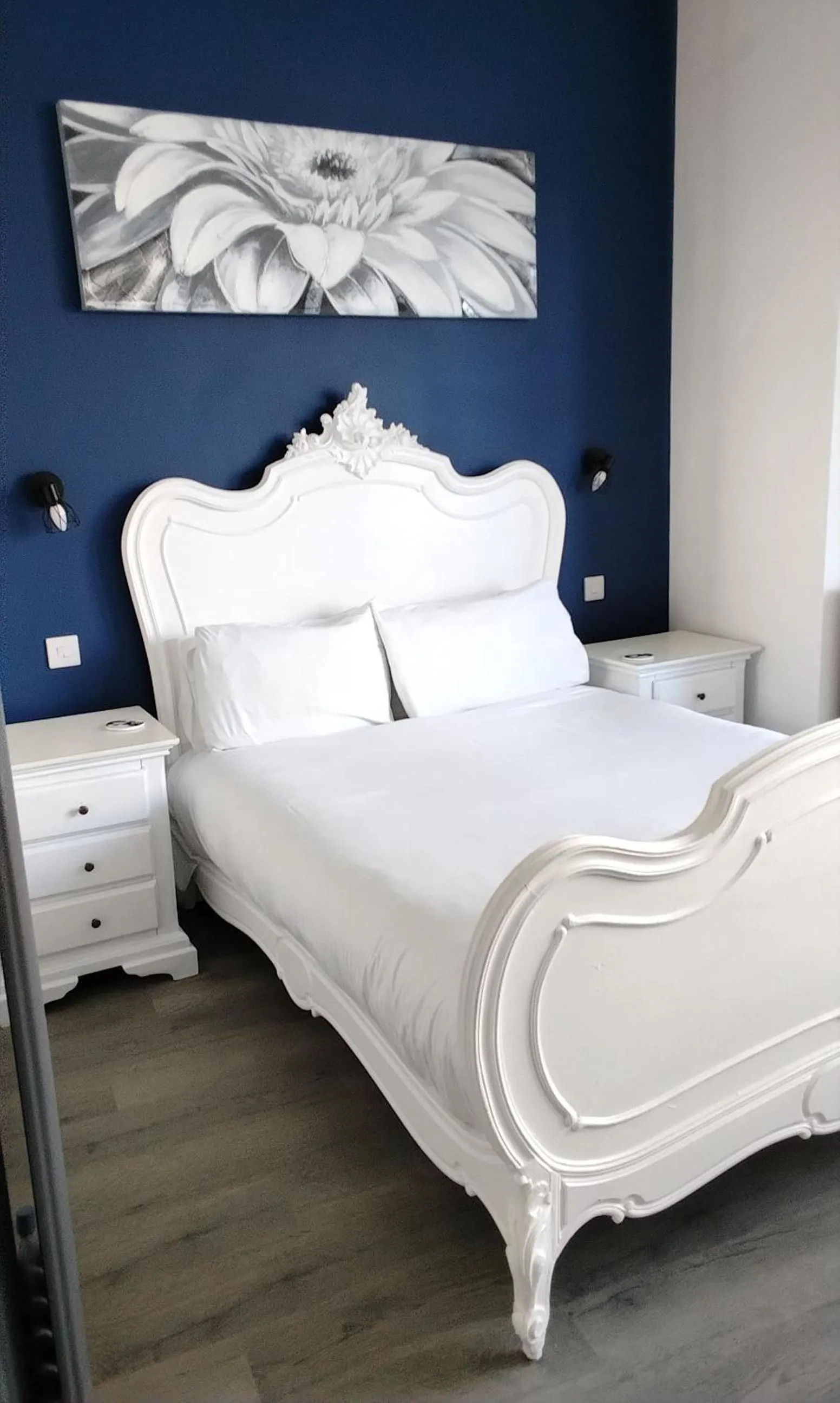 Bed in Duporth Guest House