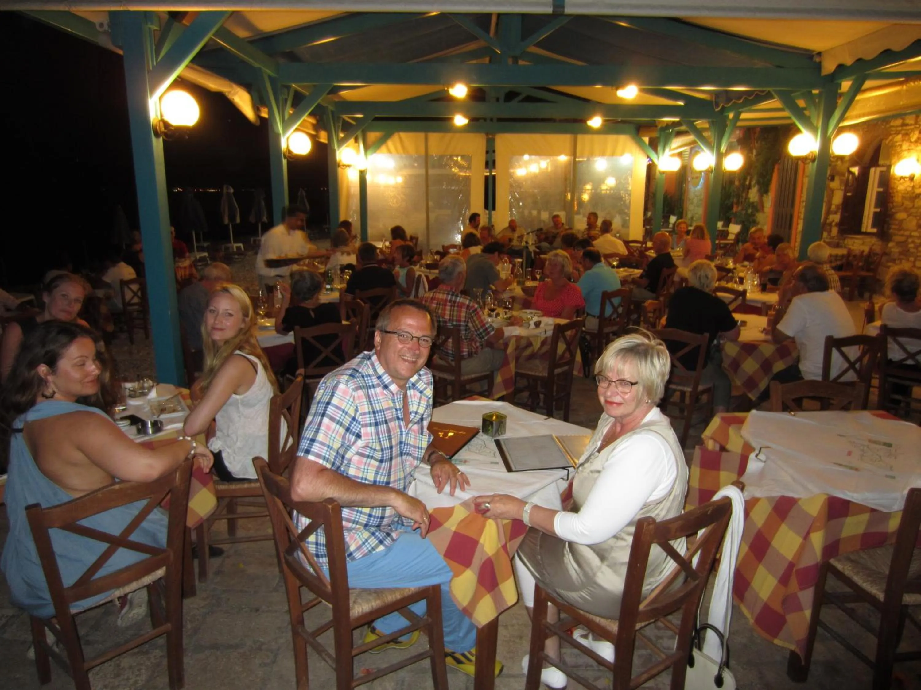Restaurant/places to eat in Hotel Tarsanas