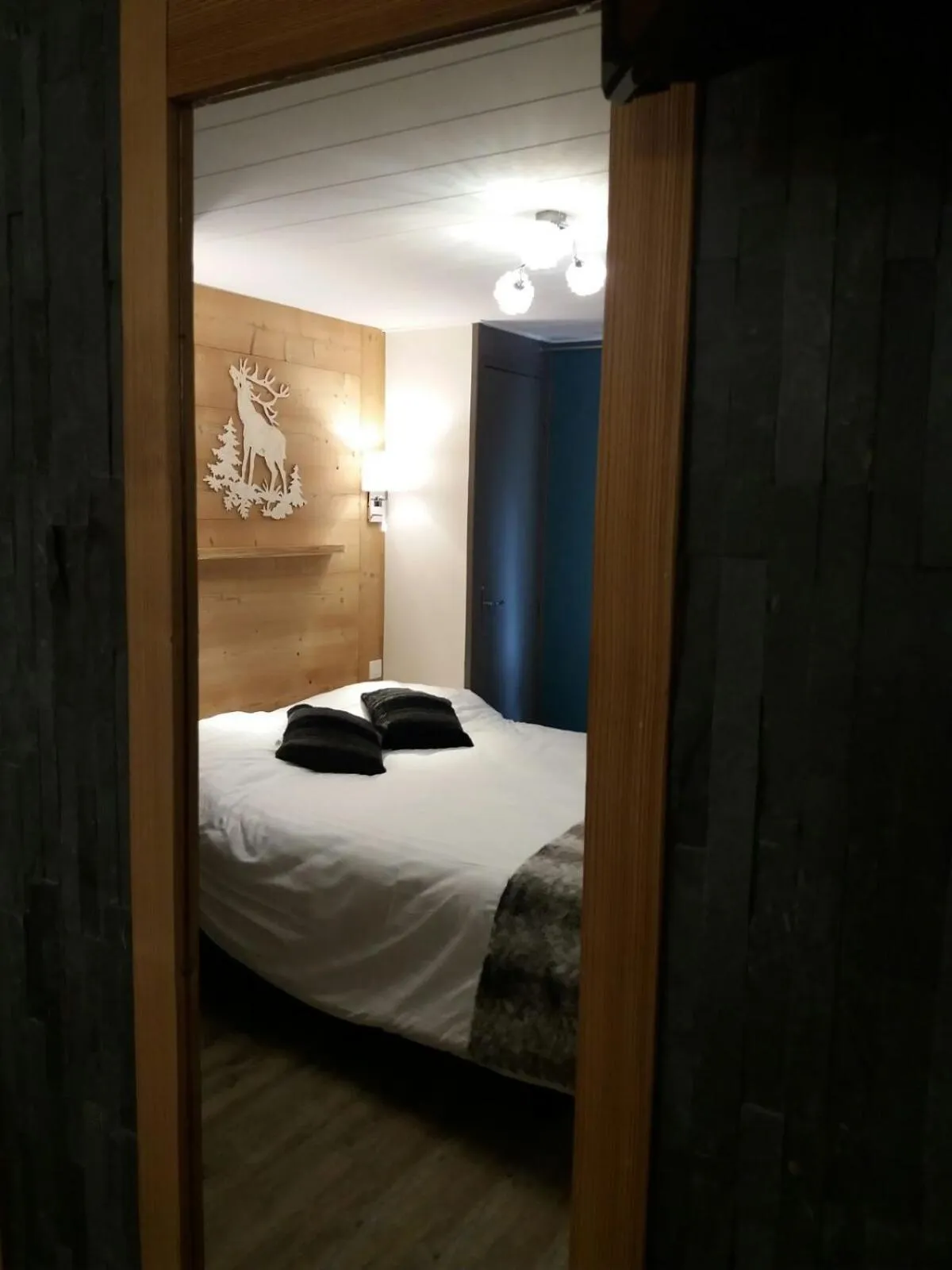 Decorative detail, Bed in Hôtel Du Midi