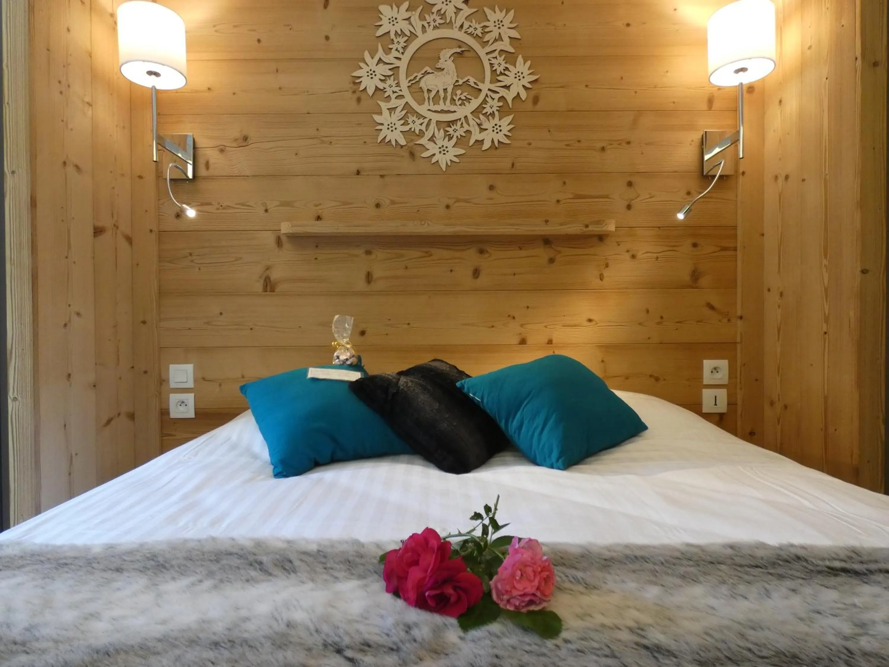 Decorative detail, Bed in Hôtel Du Midi
