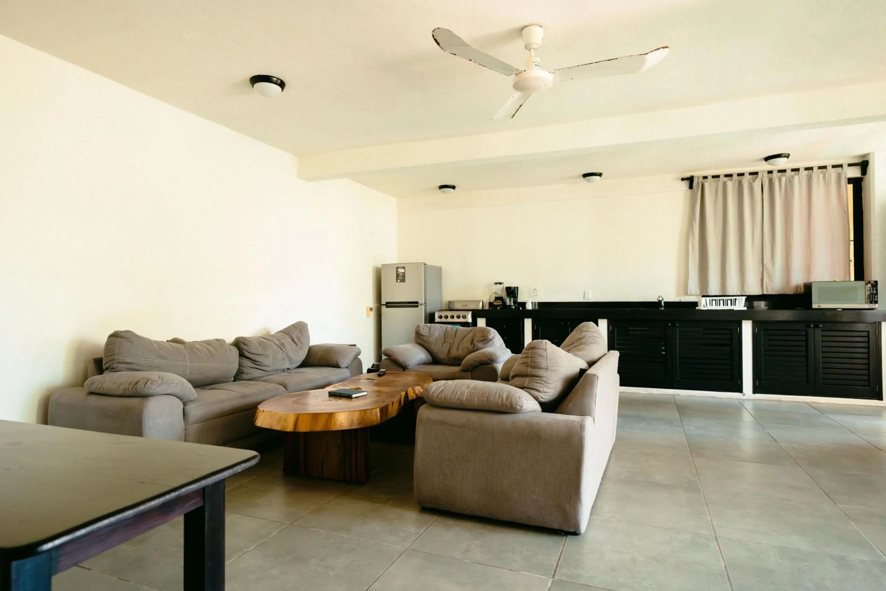 Family Room with Sea View in Bungalows Oasis