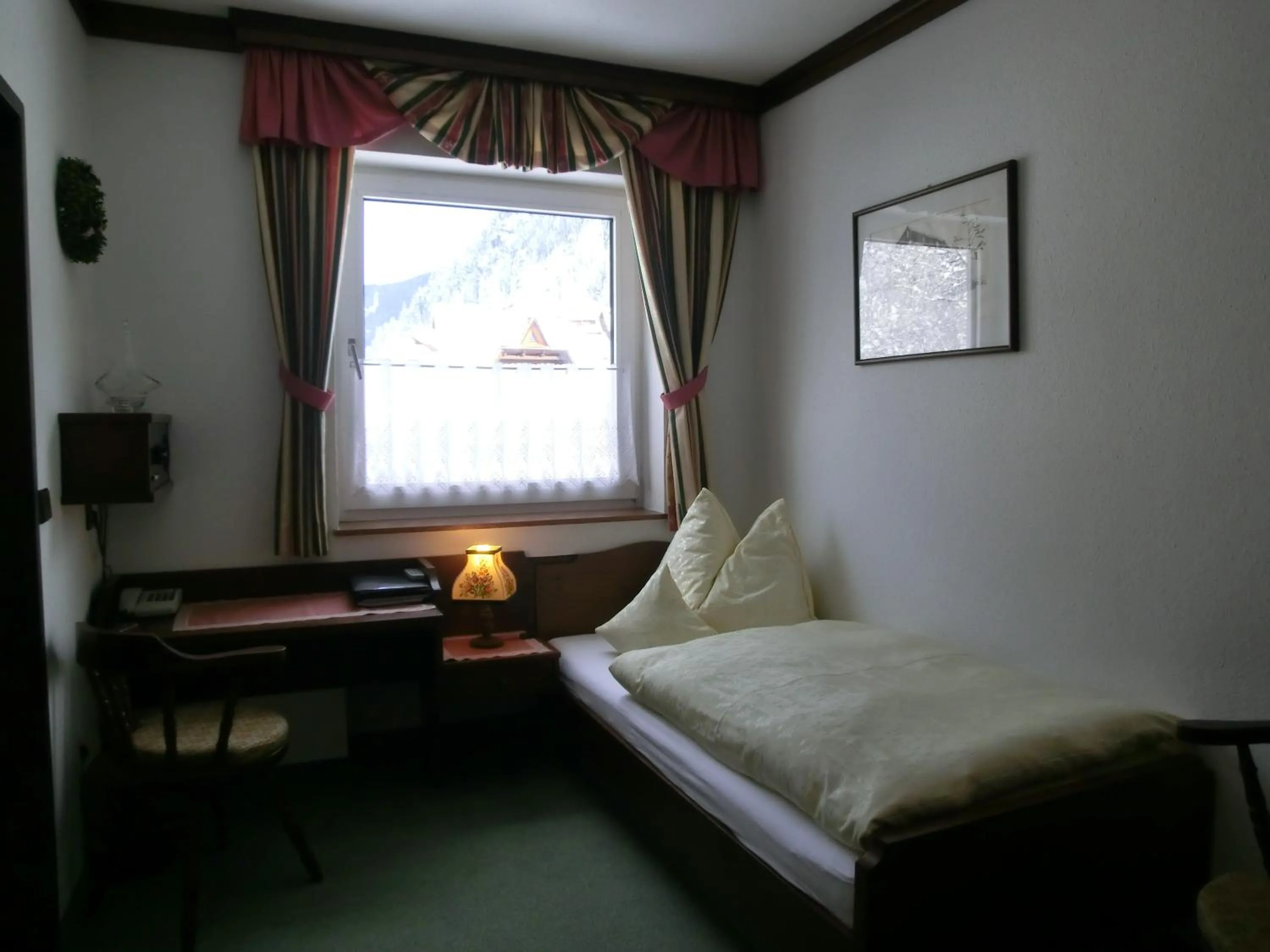 Photo of the whole room, Bed in Hotel garni Landhaus Bürtlmair