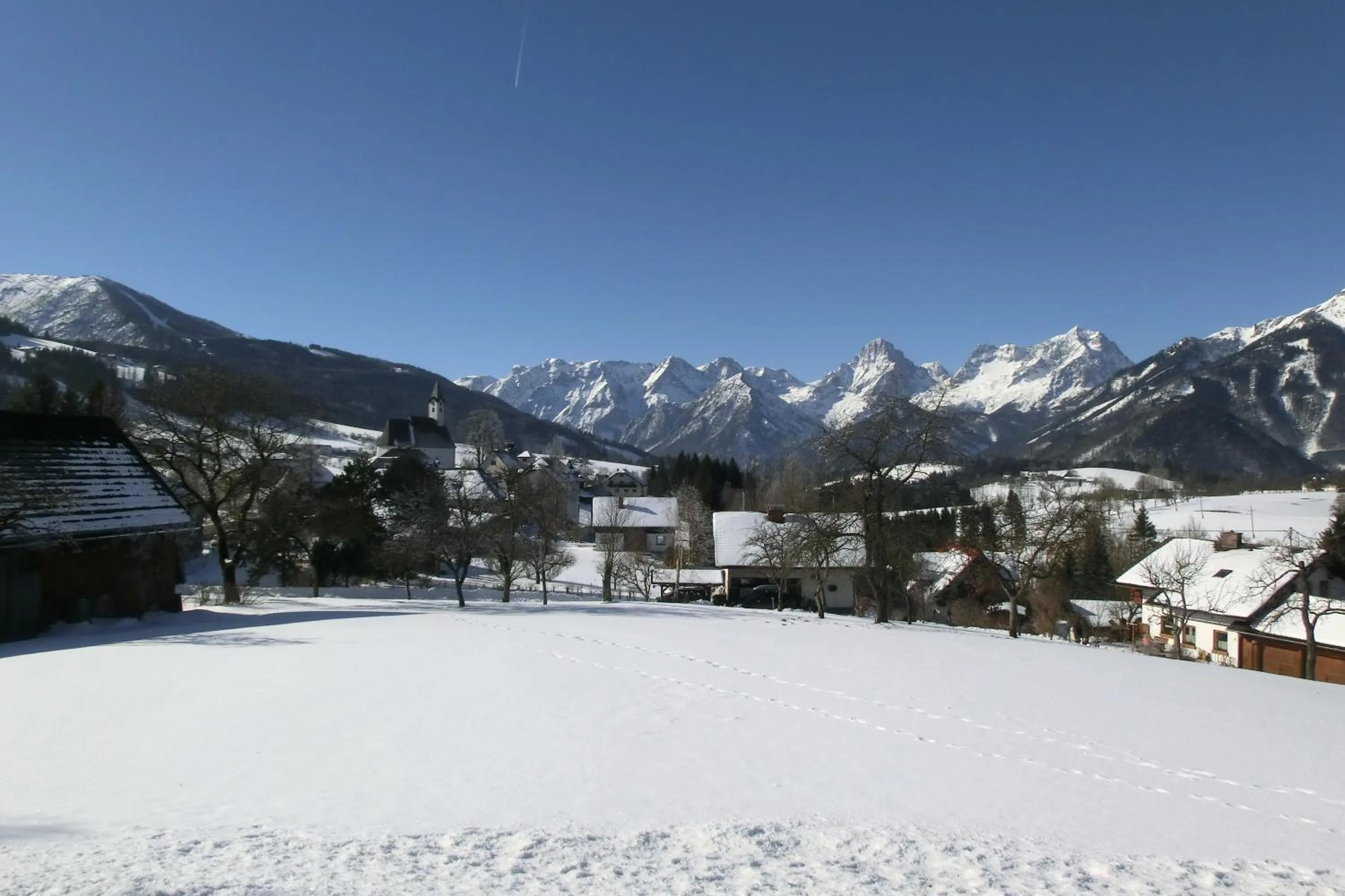Skiing in Hotel garni Landhaus Bürtlmair