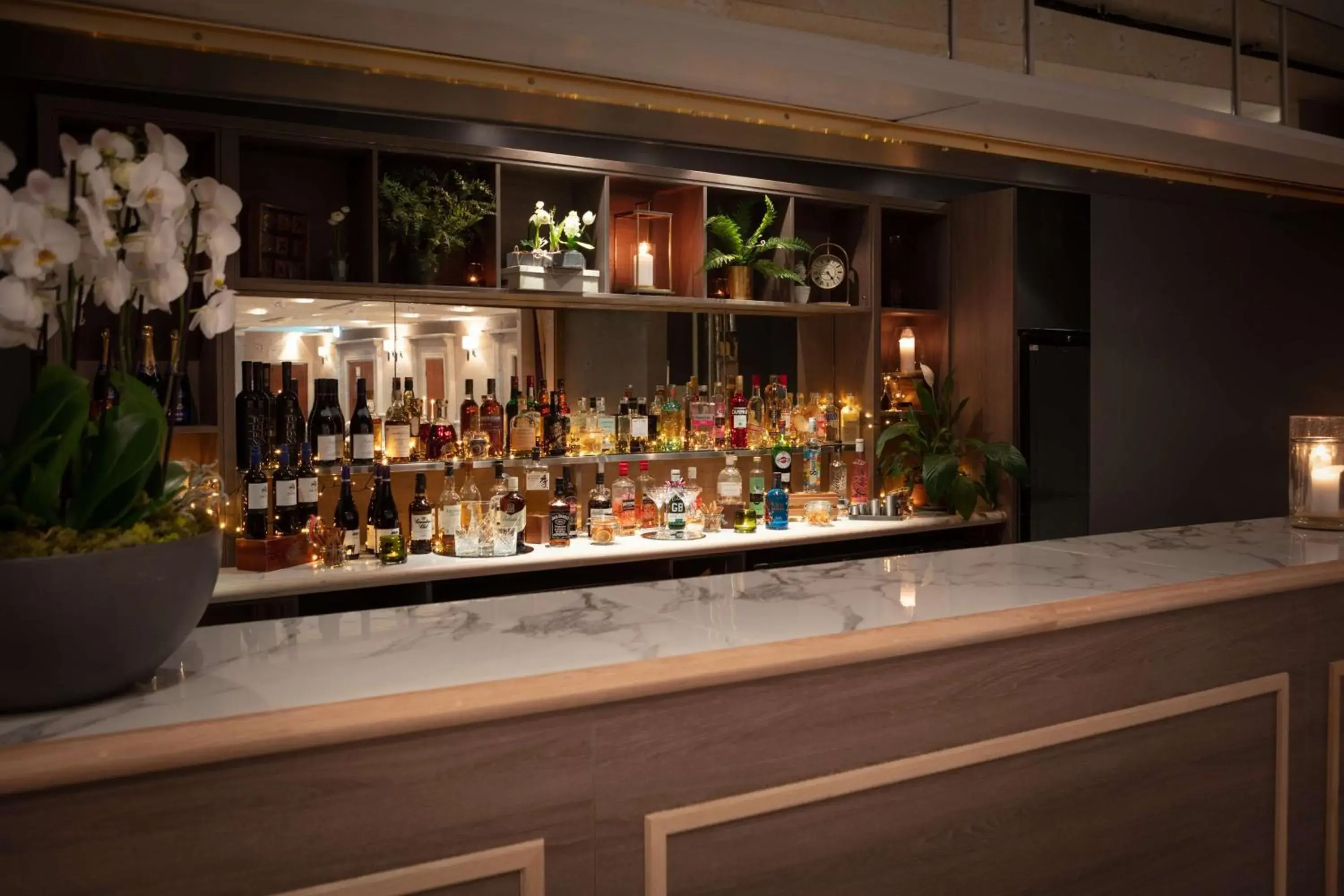 Lounge or bar in Hilton Cambridge City Centre Lounge or bar in Hilton Cambridge City Centre