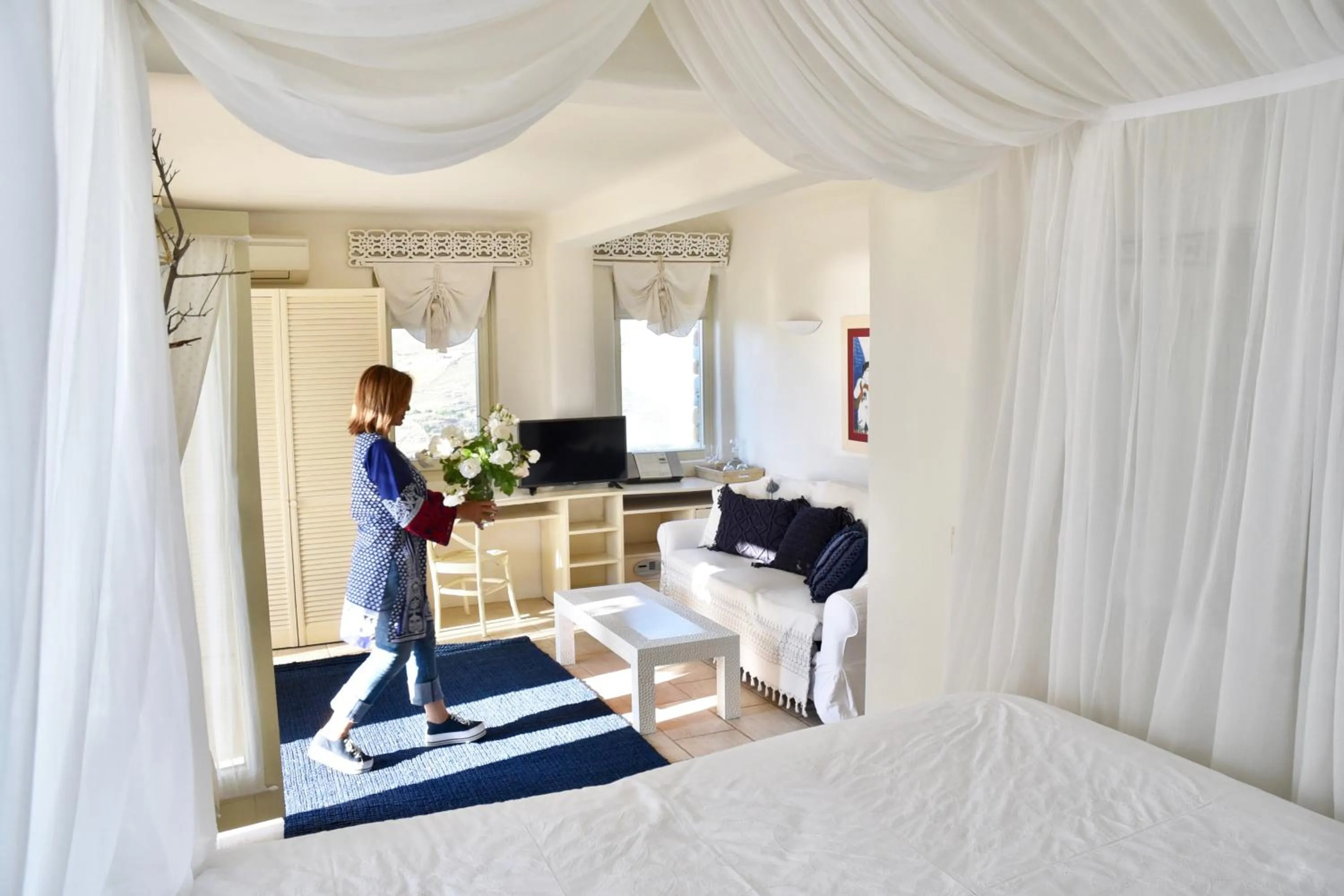 Living room, Bed in Aigis Suites Kea