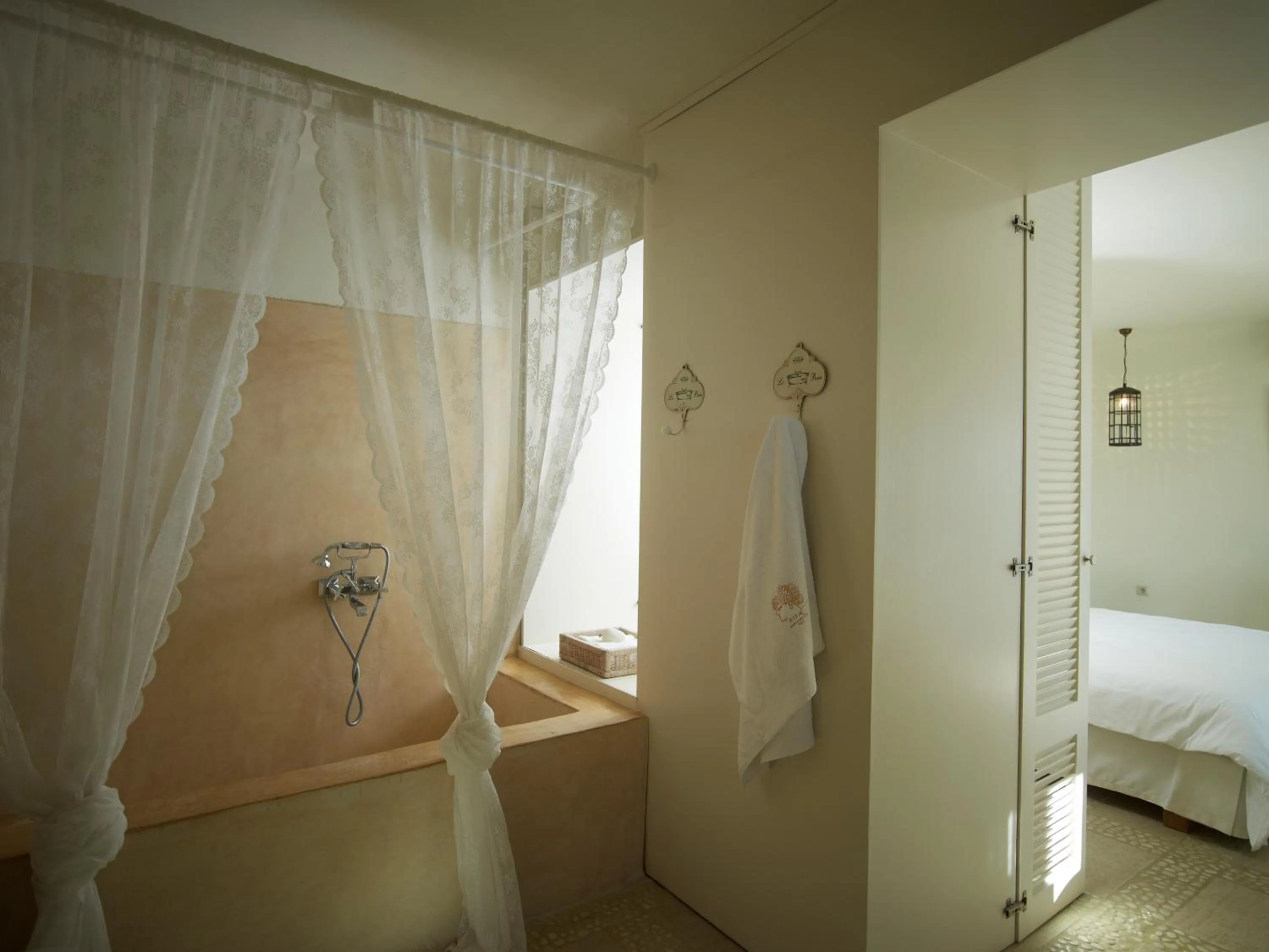 Shower, Bed in Aigis Suites Kea