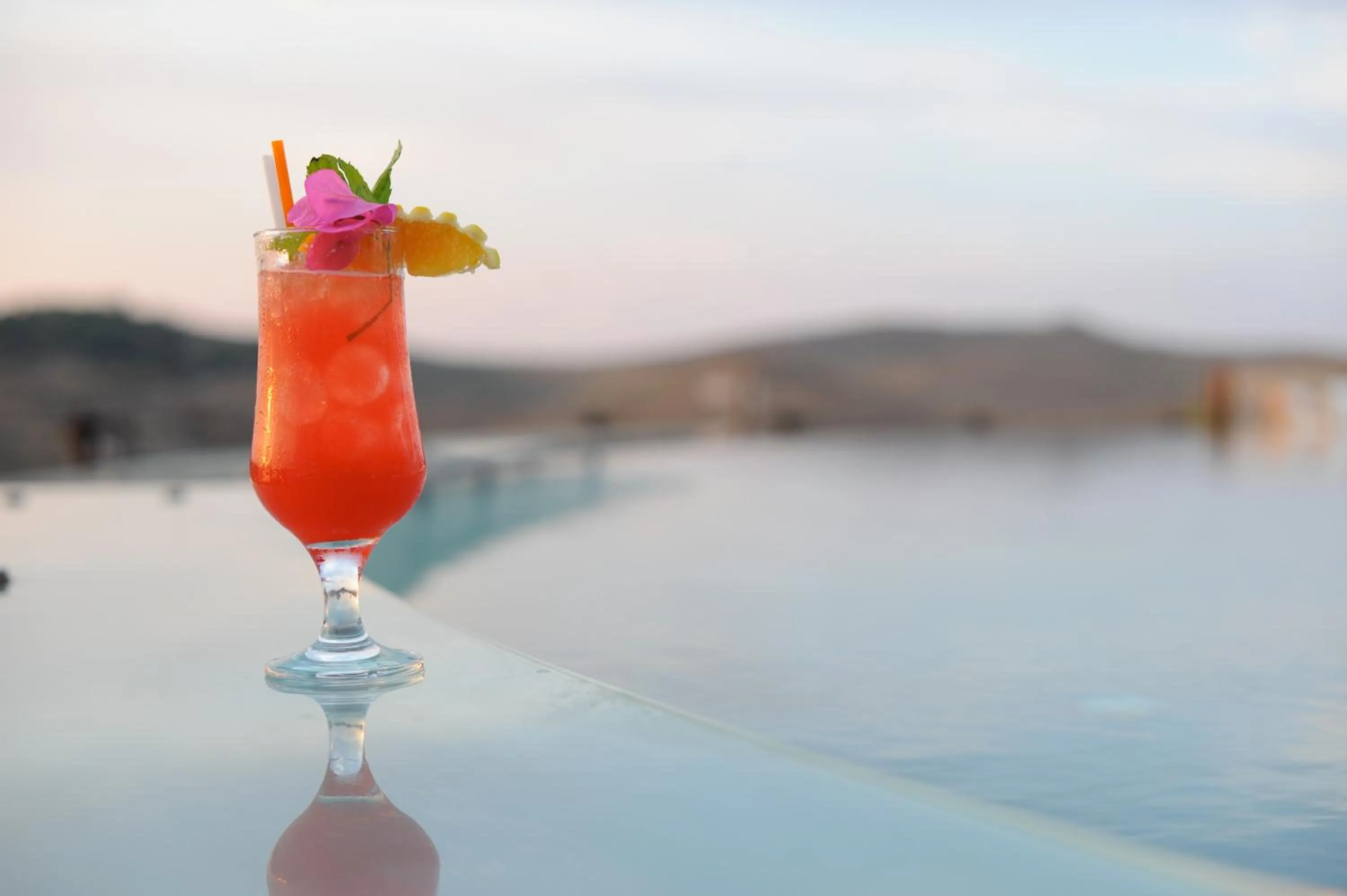 Restaurant/places to eat in Aigis Suites Kea