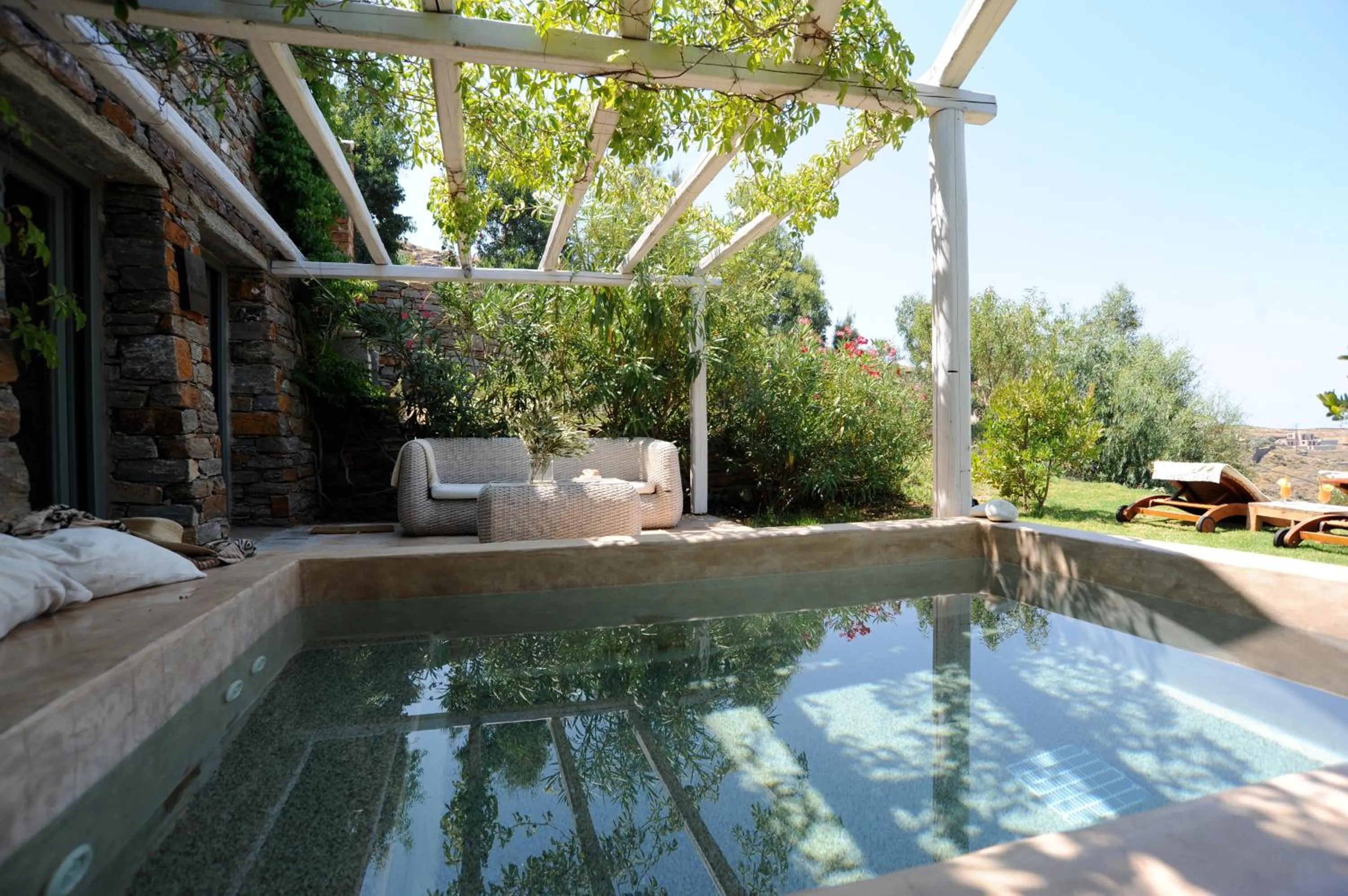 Garden in Aigis Suites Kea