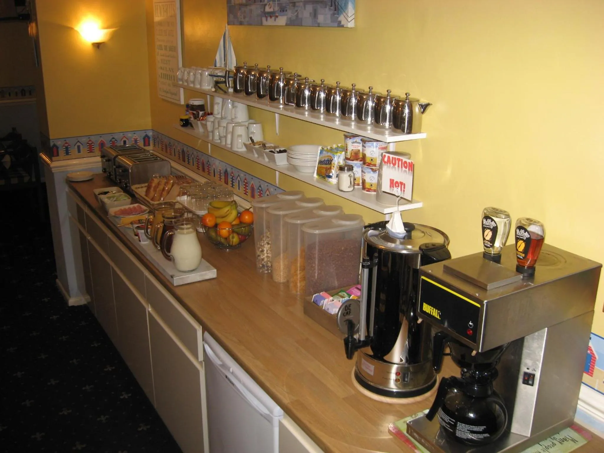 Coffee/tea facilities in Eastbourne Reymar