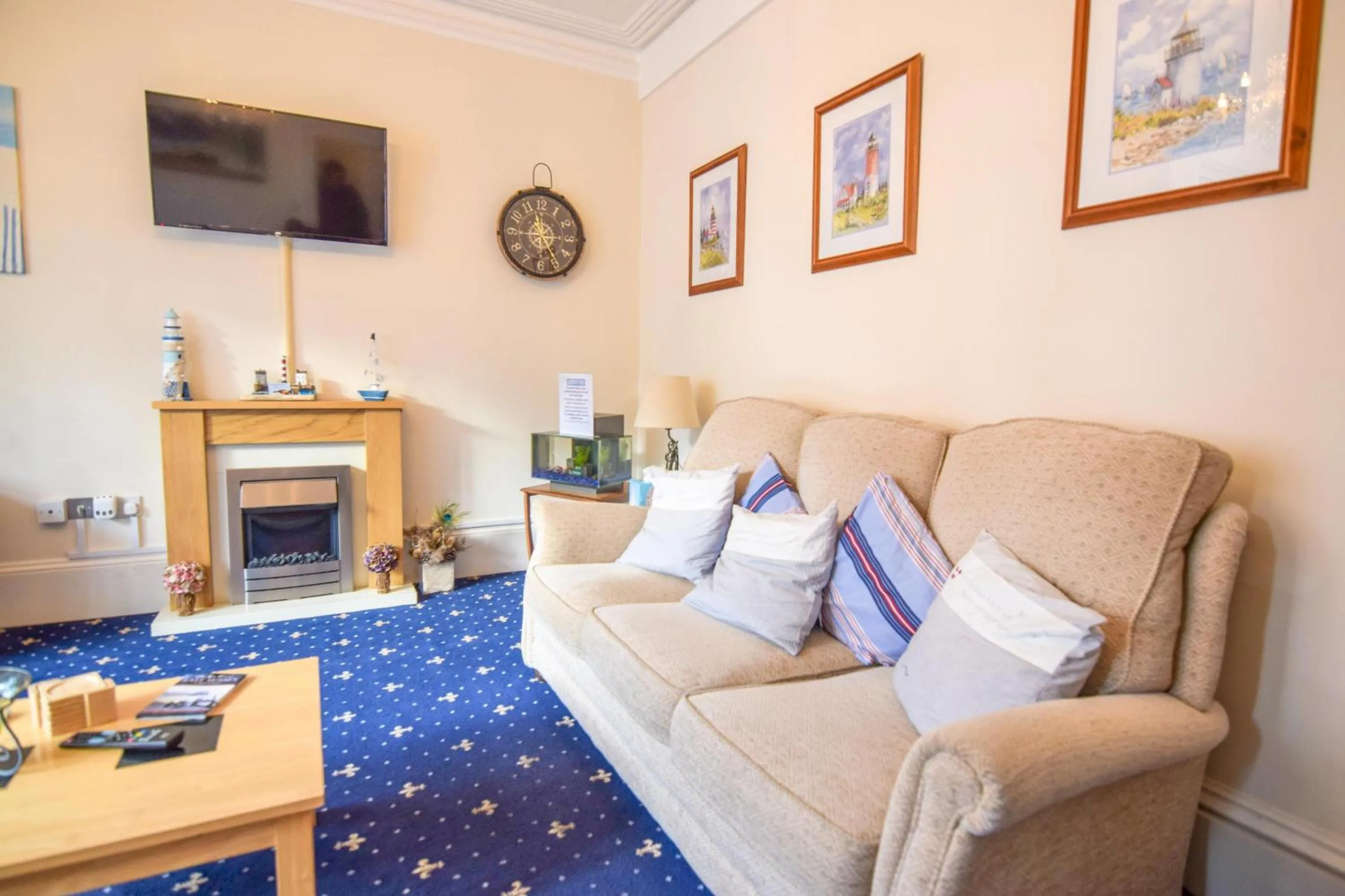 Communal lounge/ TV room in Eastbourne Reymar