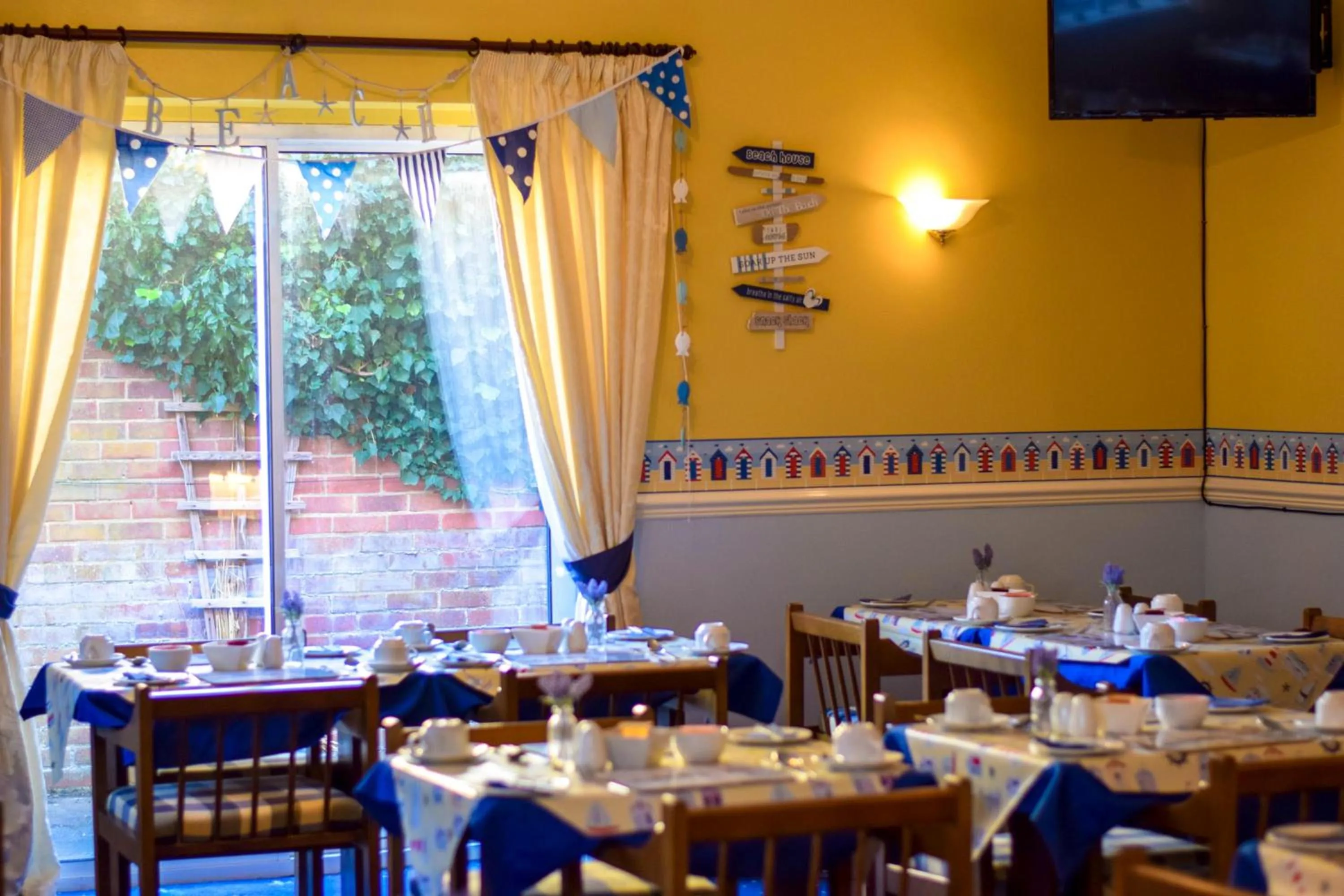Photo of the whole room in Eastbourne Reymar