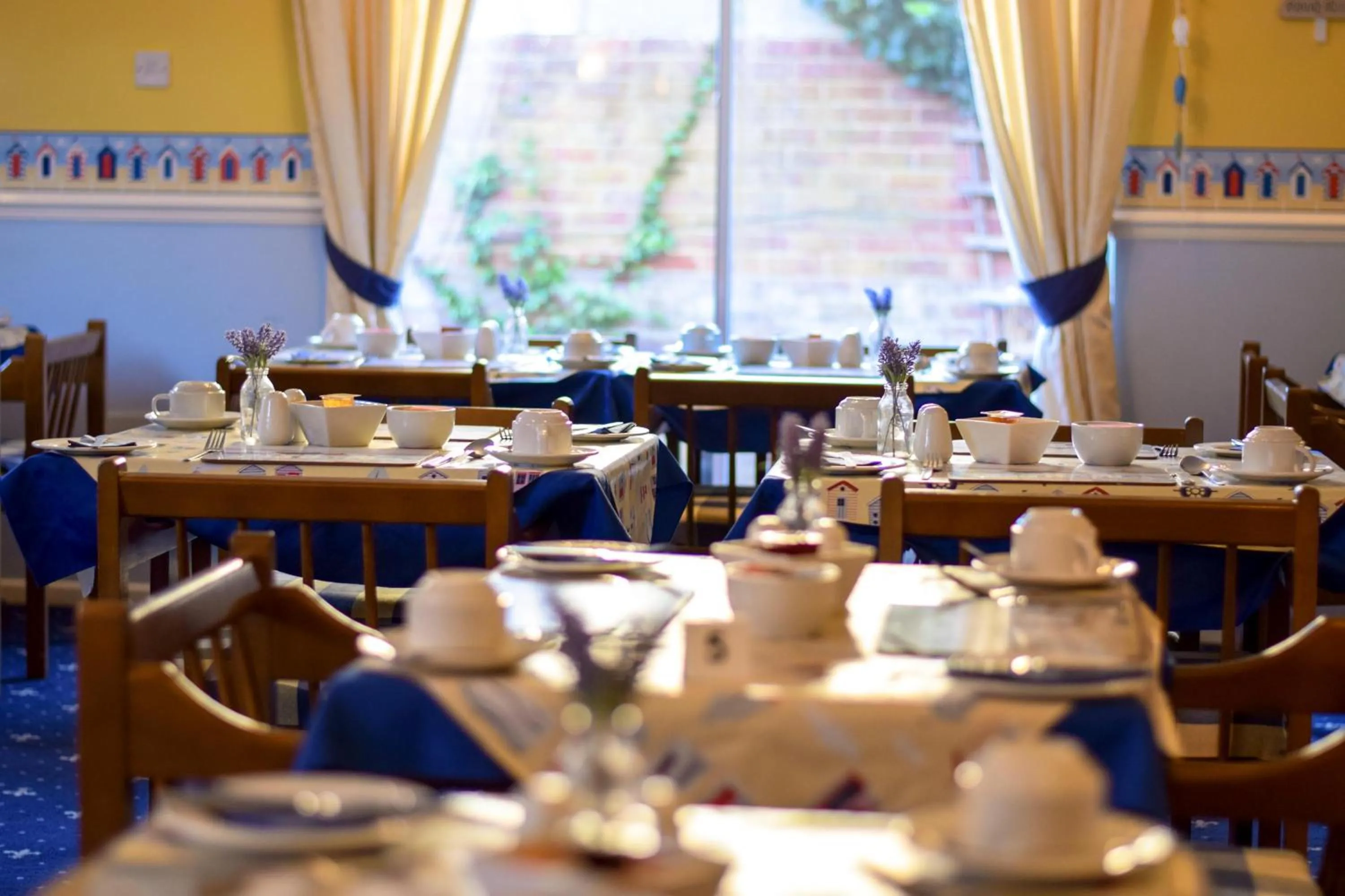Photo of the whole room in Eastbourne Reymar